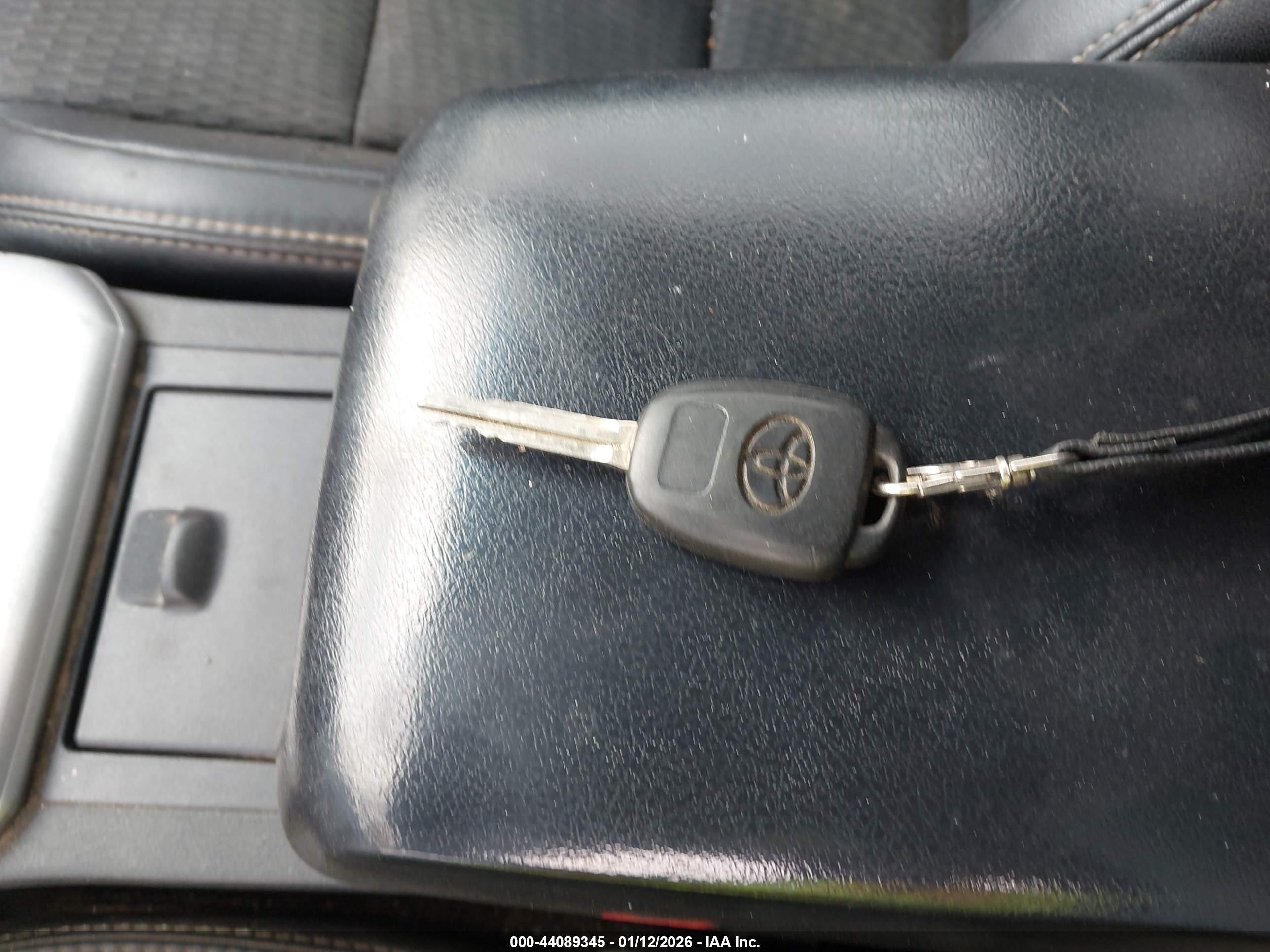 TOYOTA CAMRY image 11