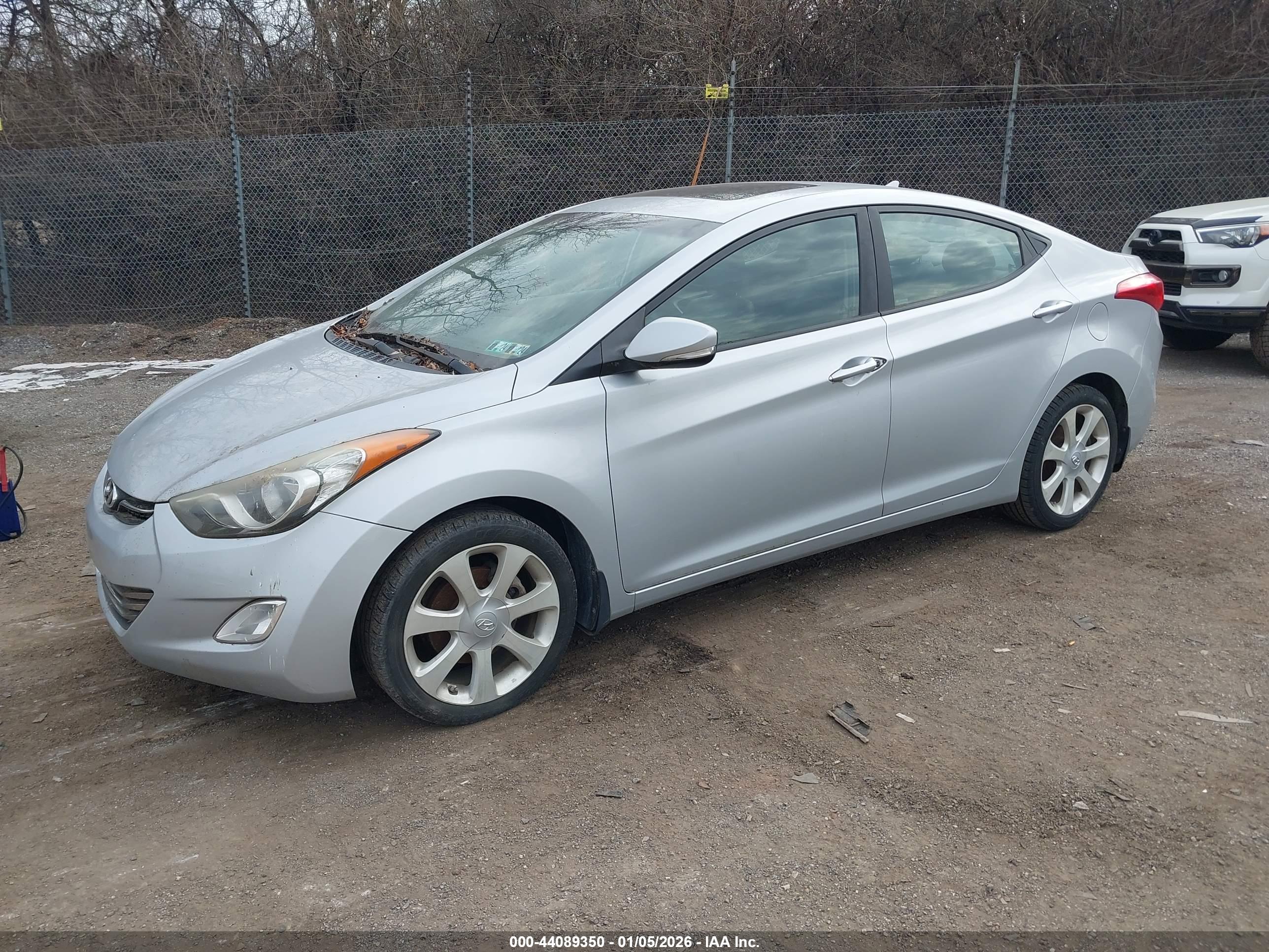 HYUNDAI ELANTRA image 2