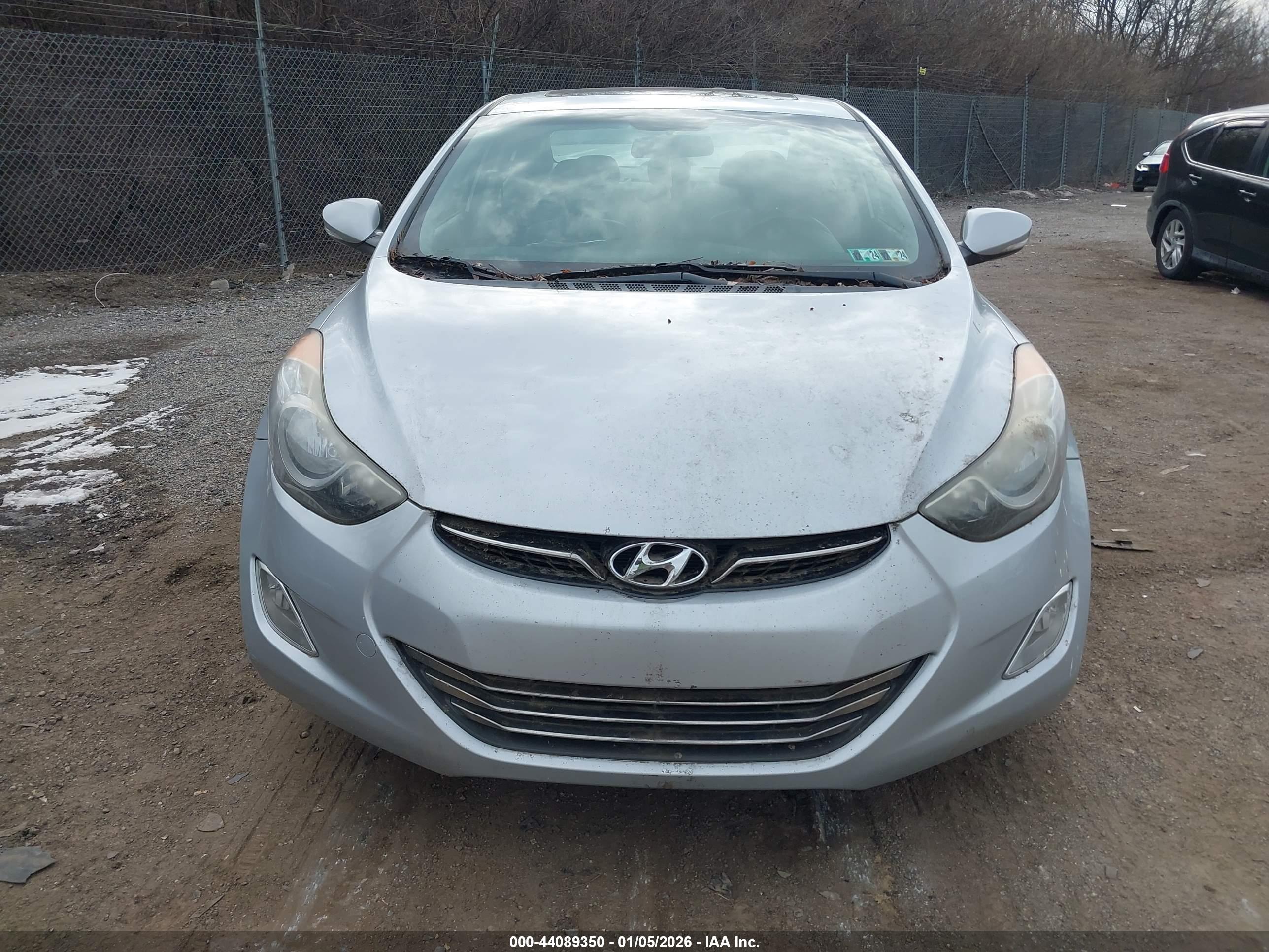 HYUNDAI ELANTRA image 6