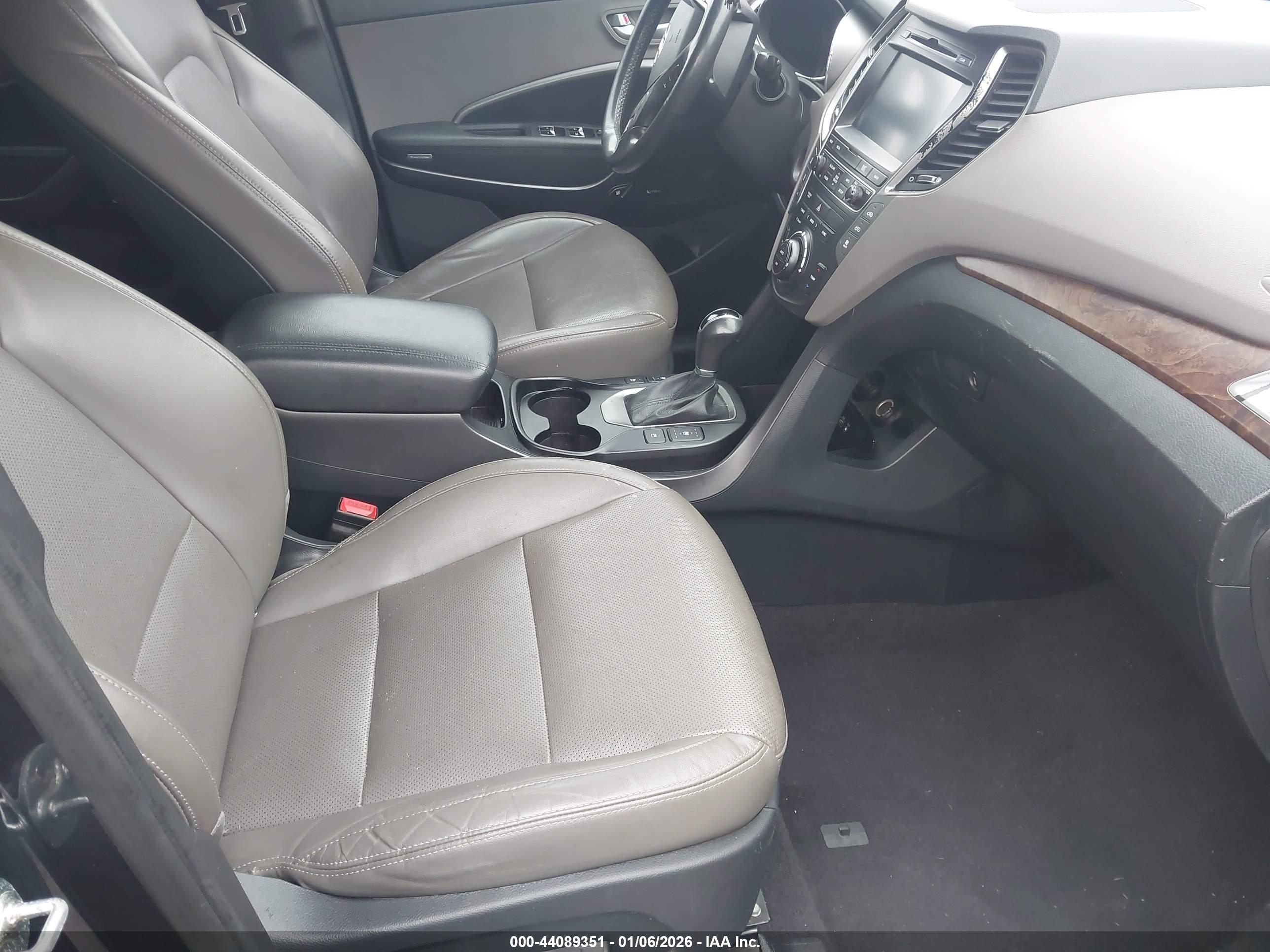 HYUNDAI SANTA image 5