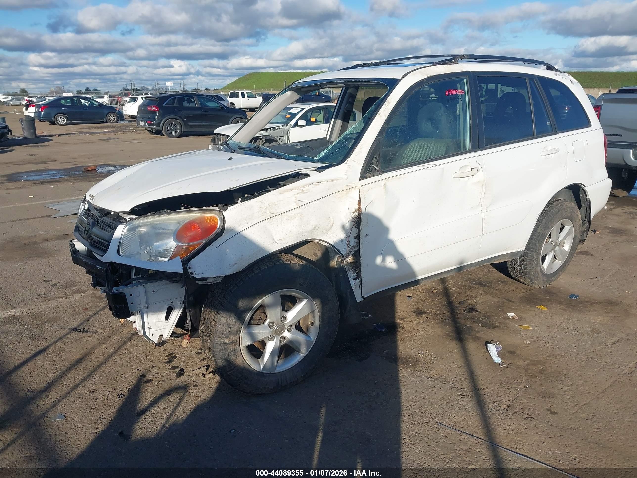 TOYOTA RAV4 image 2