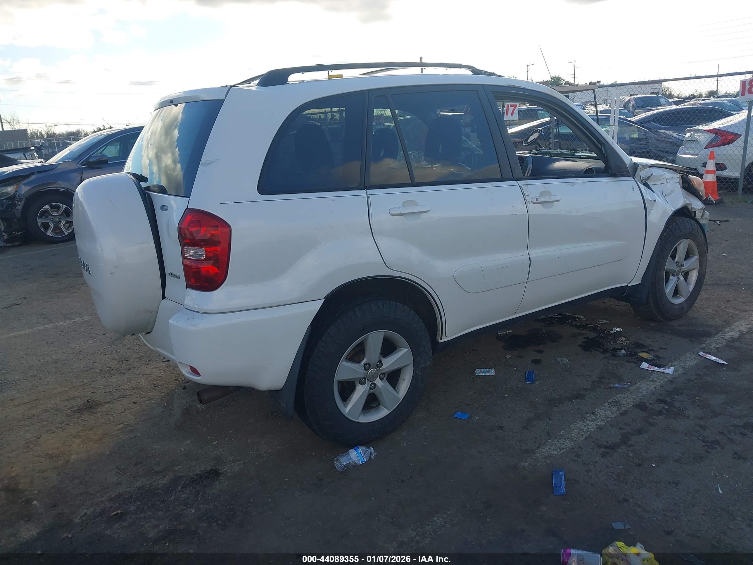TOYOTA RAV4 image 4