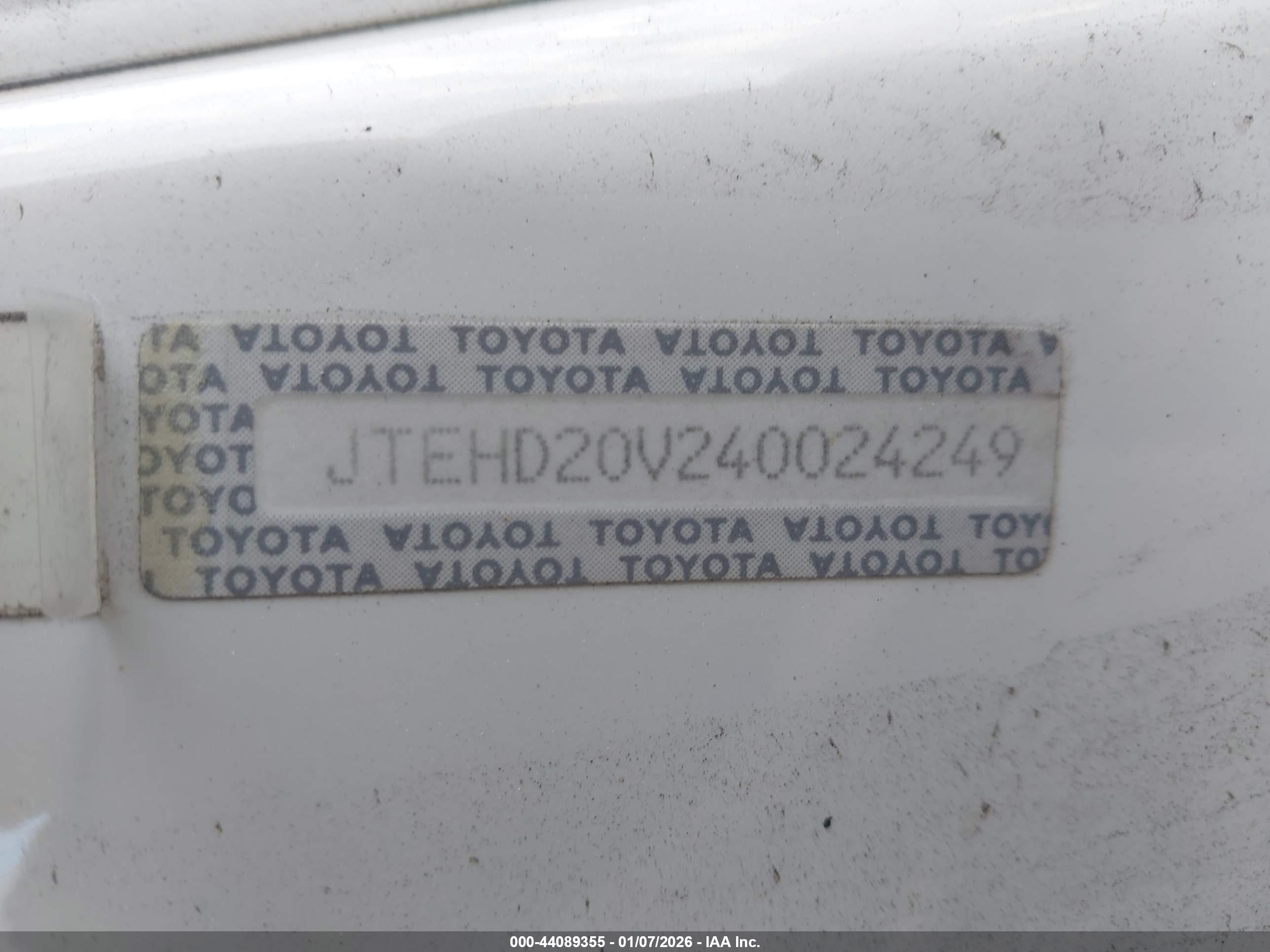 TOYOTA RAV4 image 9