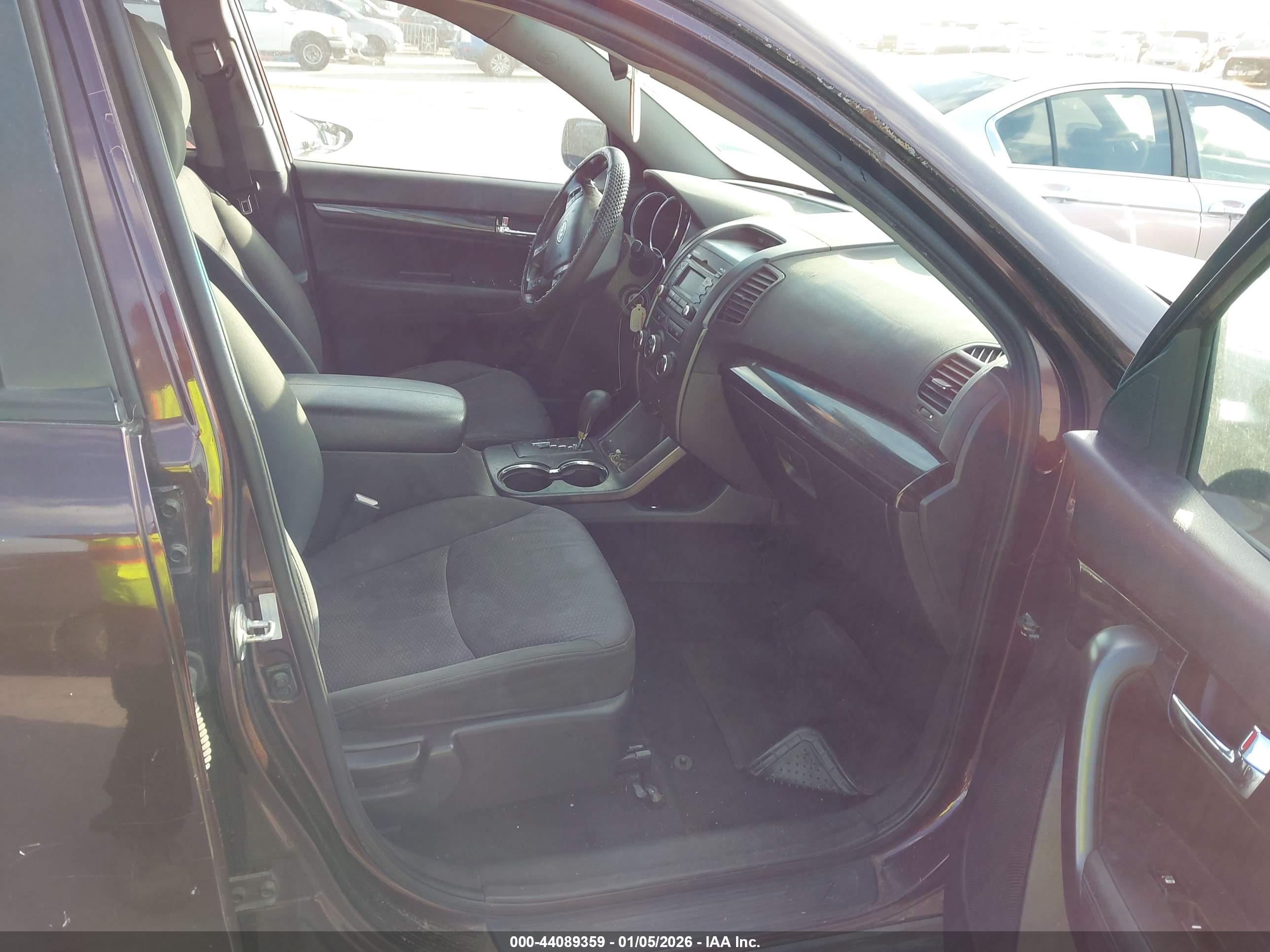 KIA SORENTO image 5