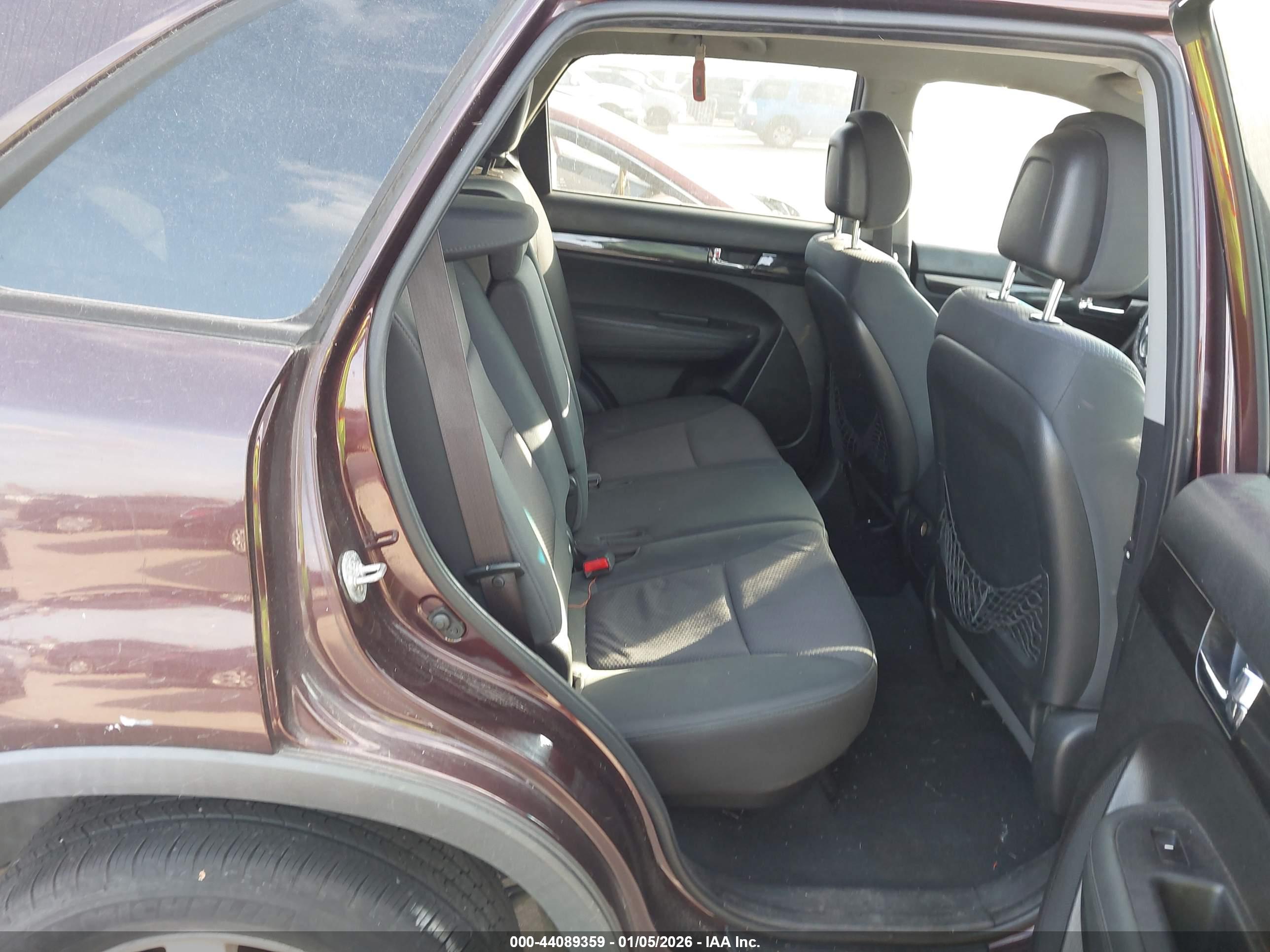 KIA SORENTO image 8