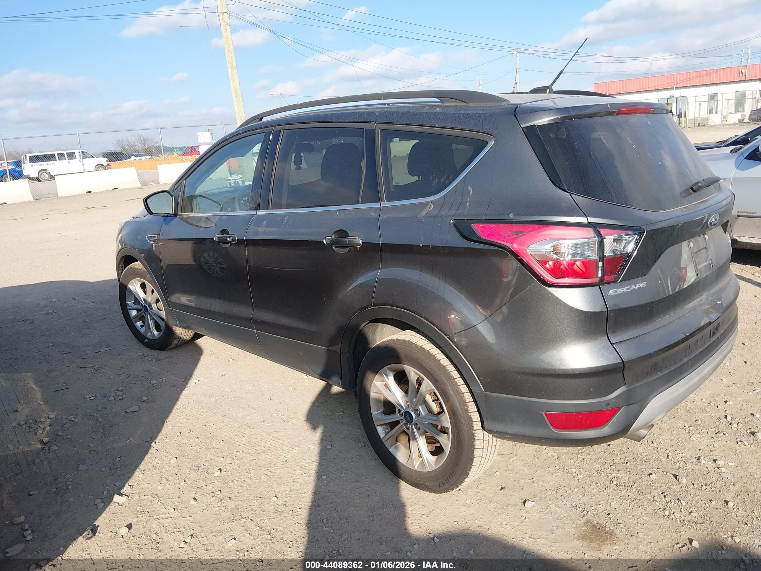 FORD ESCAPE image 3
