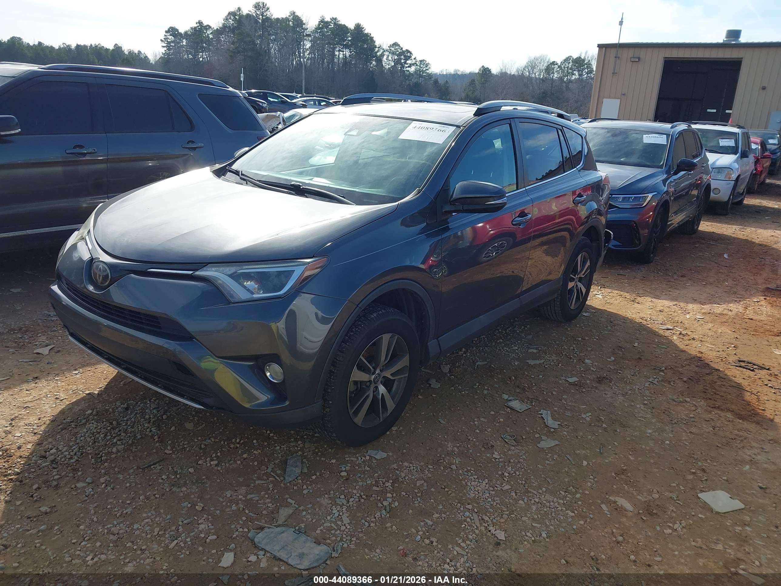TOYOTA RAV4 image 2