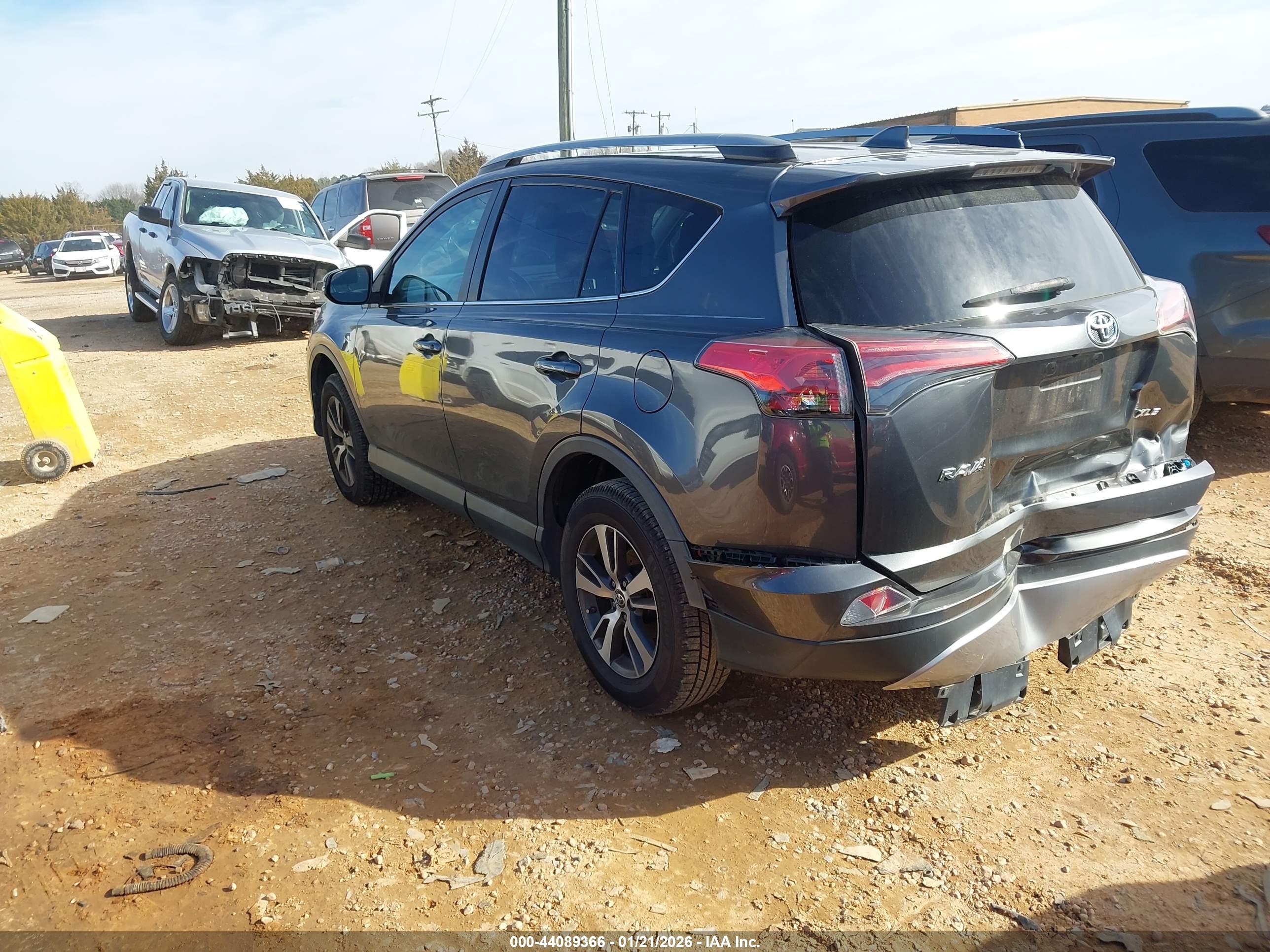 TOYOTA RAV4 image 3