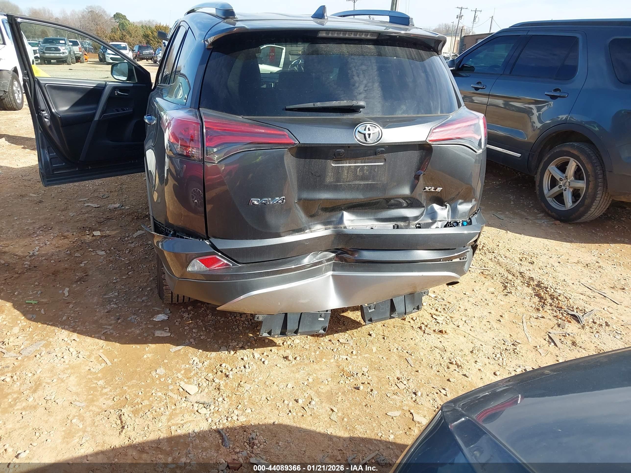 TOYOTA RAV4 image 6
