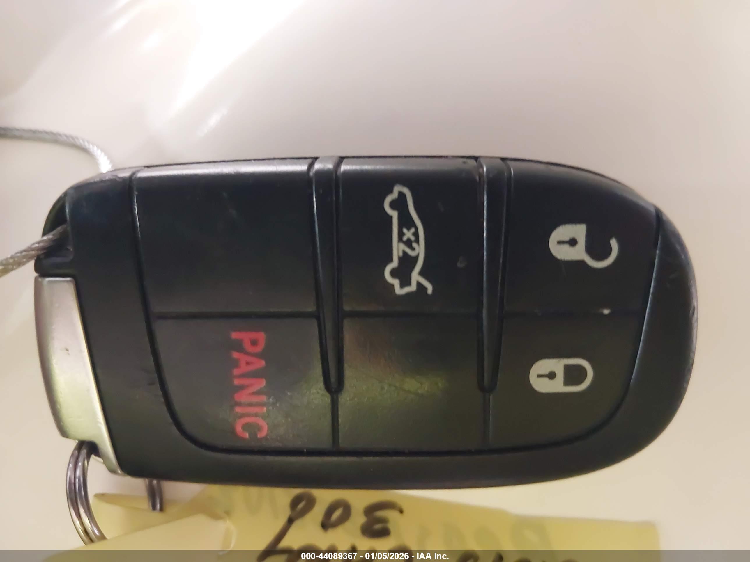 CHRYSLER 300 image 11
