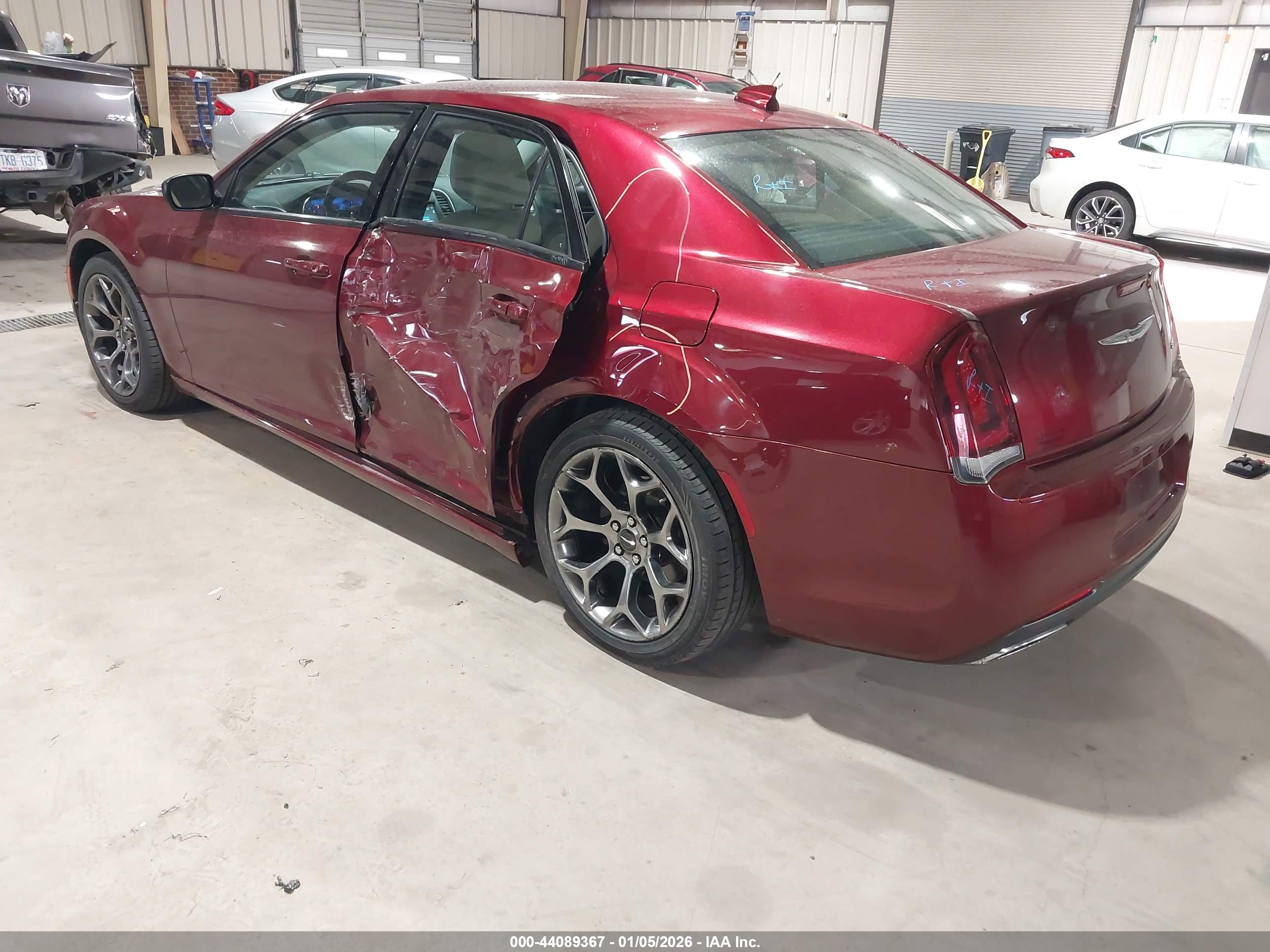 CHRYSLER 300 image 3