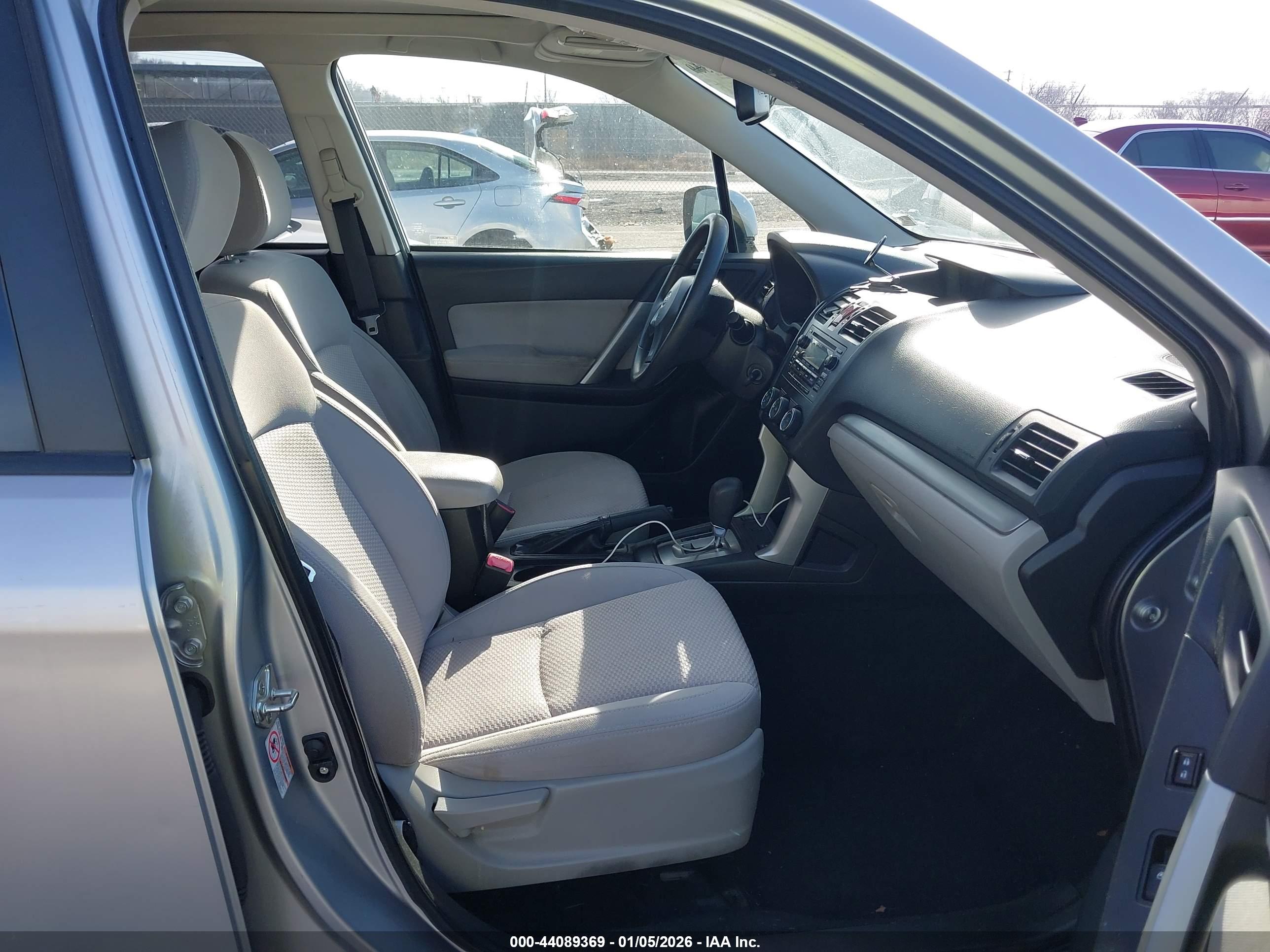 SUBARU FORESTER image 5