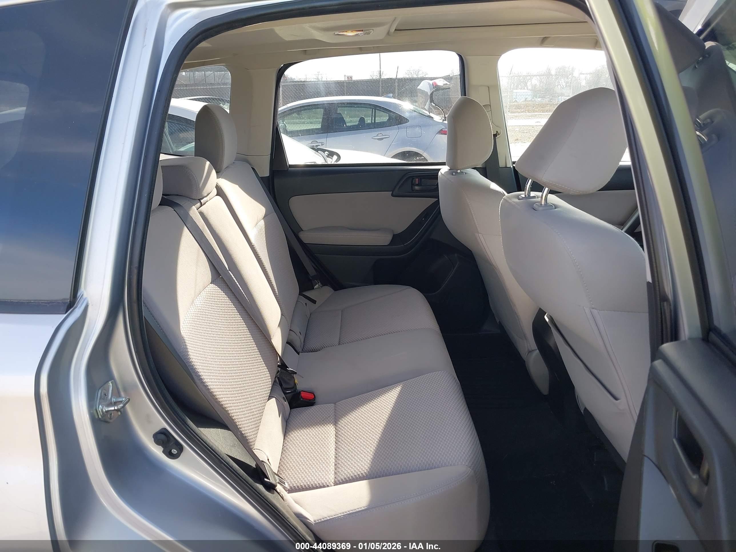 SUBARU FORESTER image 8