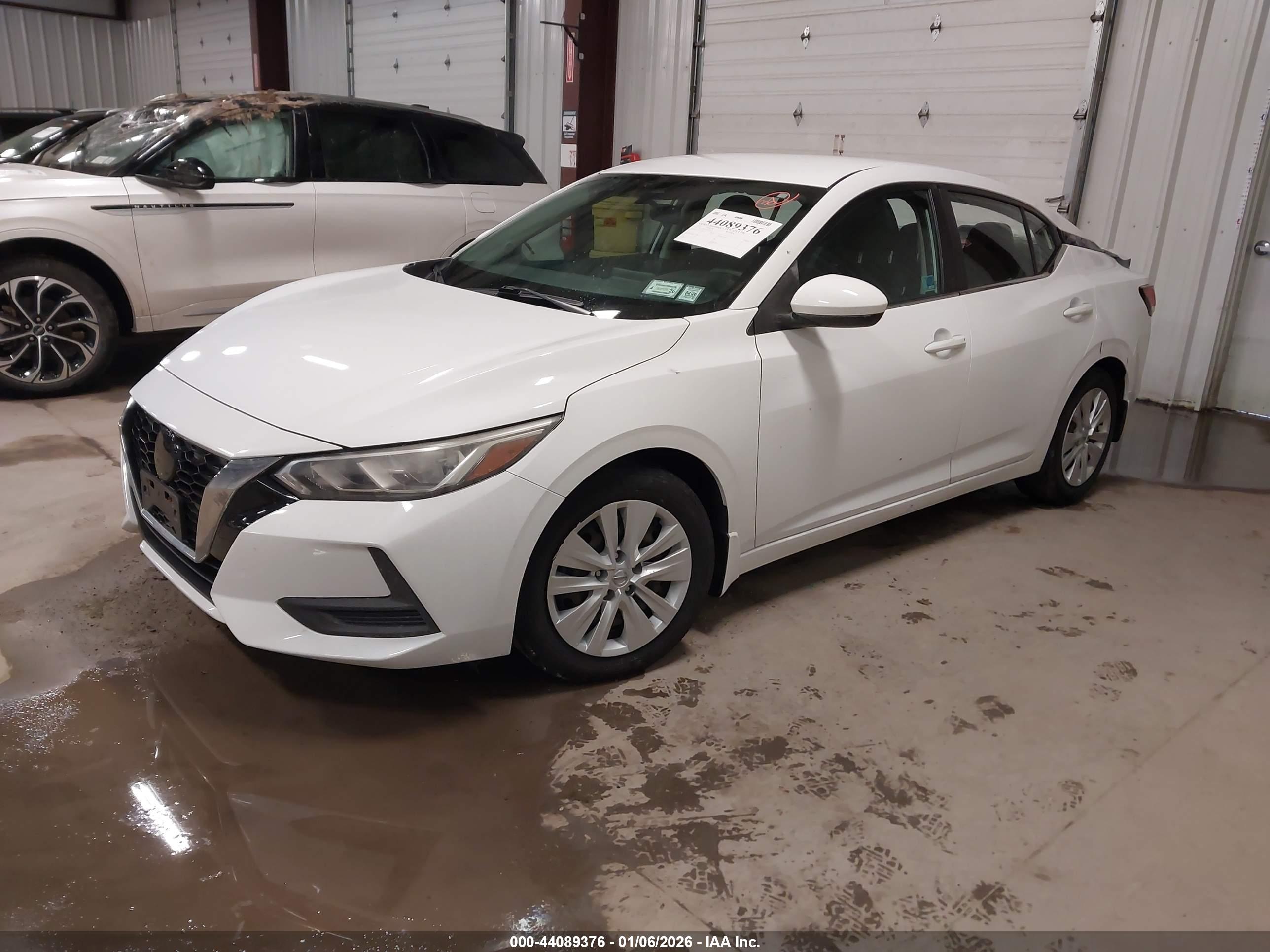 NISSAN SENTRA image 2