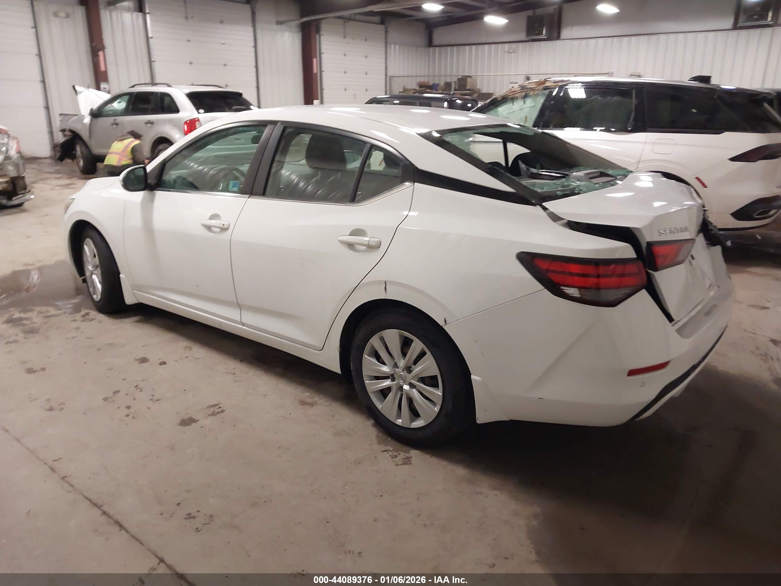 NISSAN SENTRA image 3