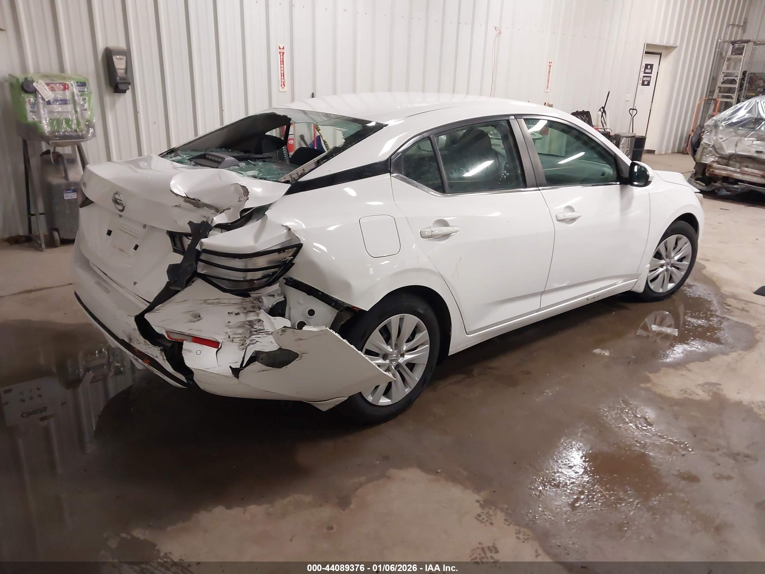 NISSAN SENTRA image 4