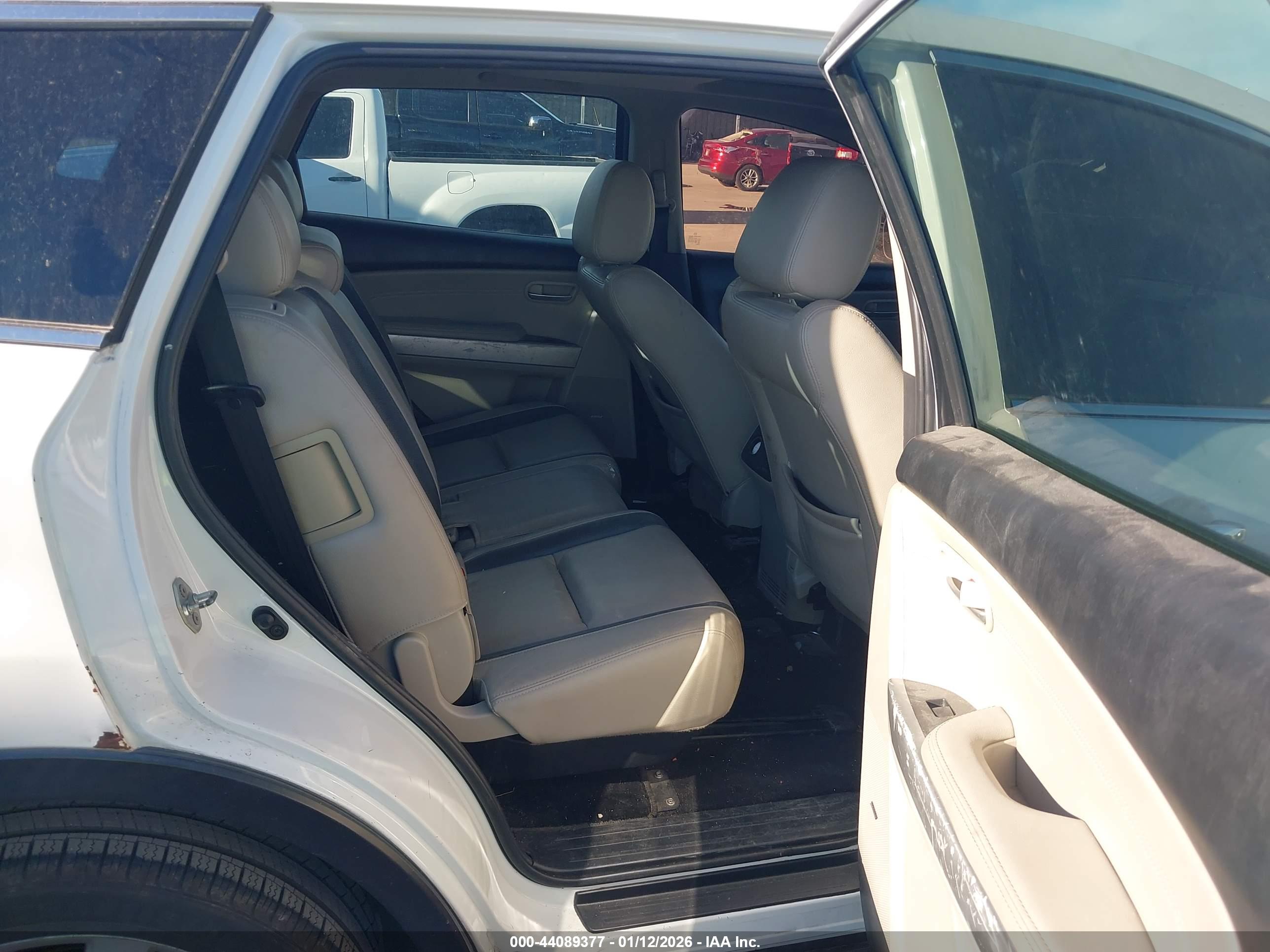 MAZDA CX-9 image 8