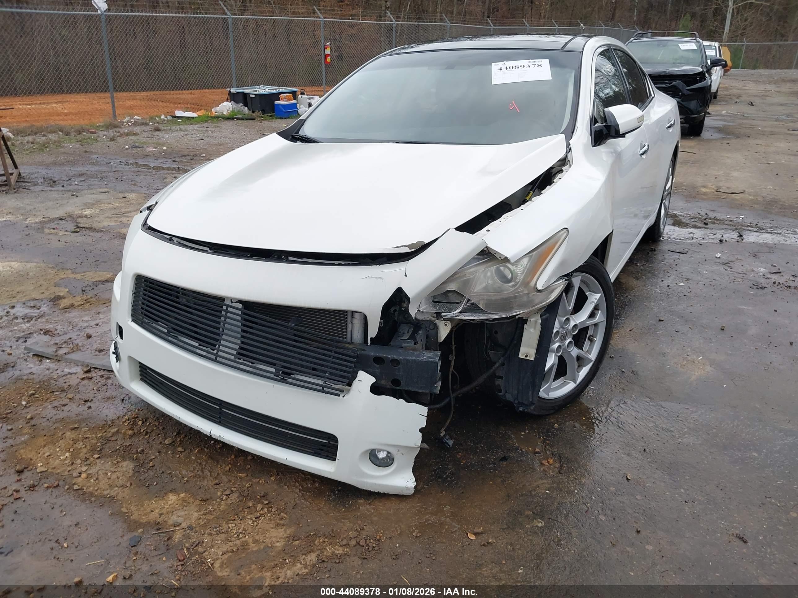 NISSAN MAXIMA image 6