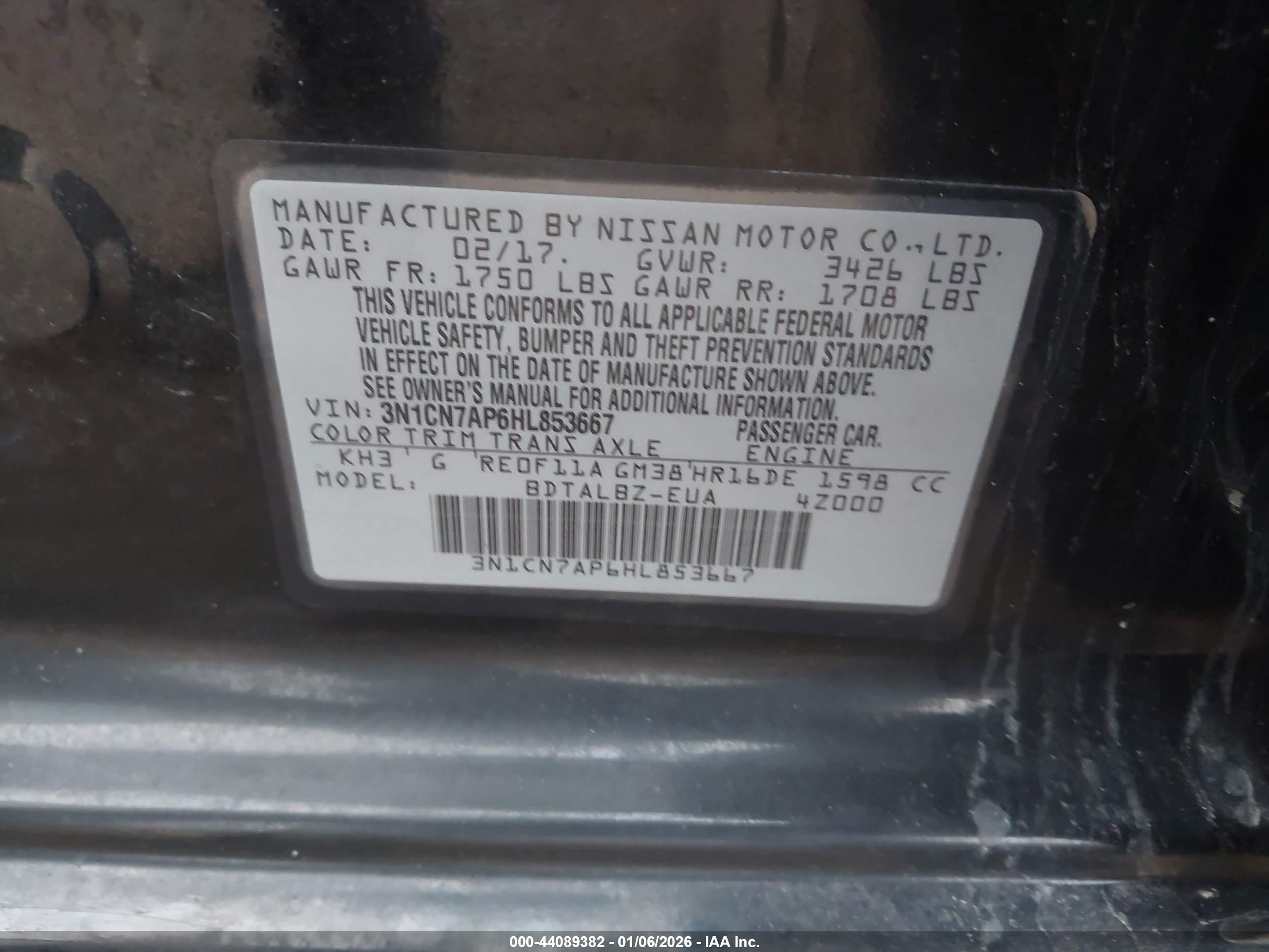 NISSAN VERSA image 9