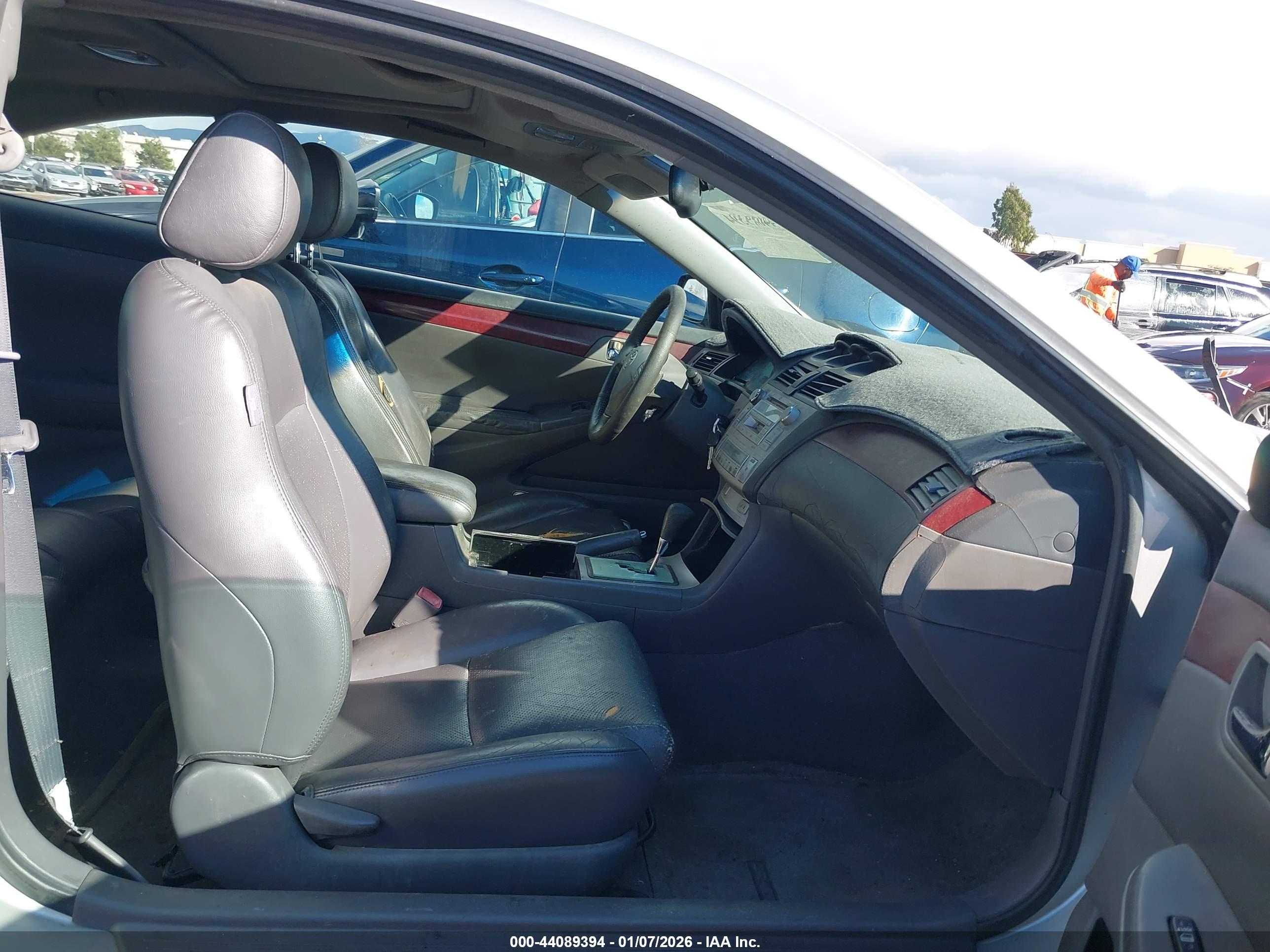 TOYOTA CAMRY image 5