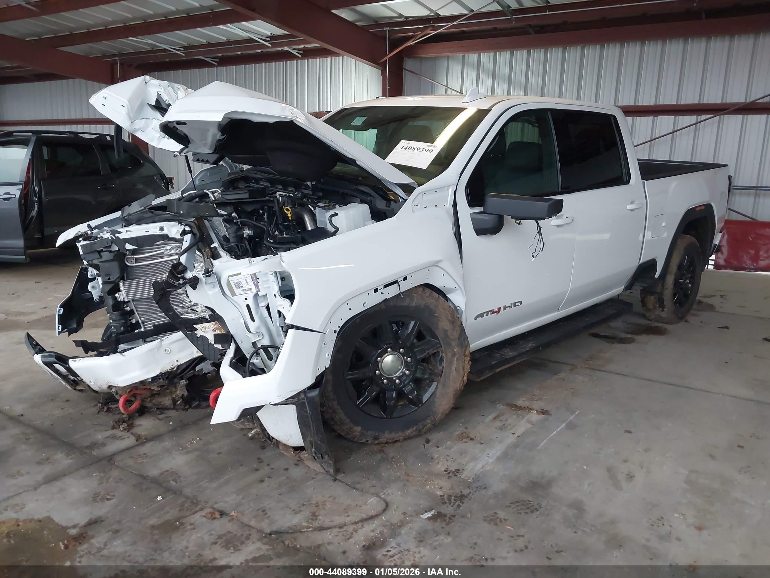 GMC SIERRA image 2