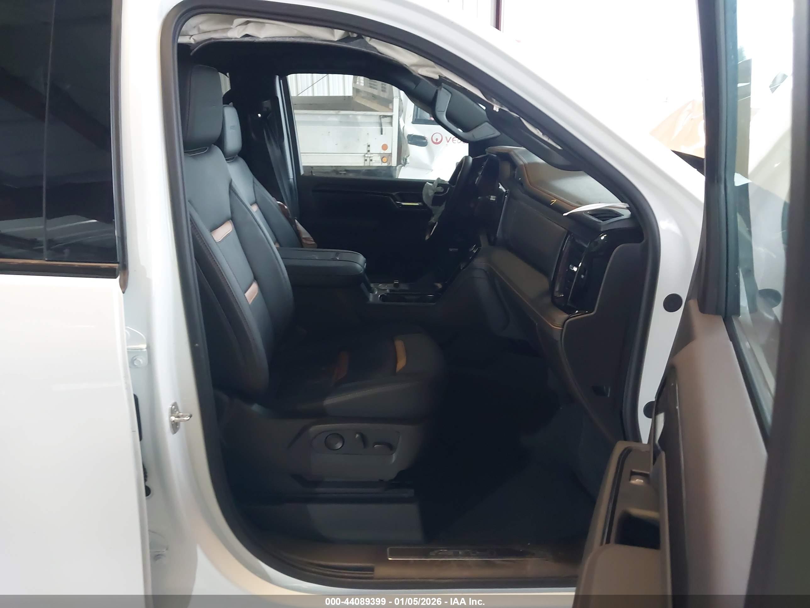 GMC SIERRA image 5