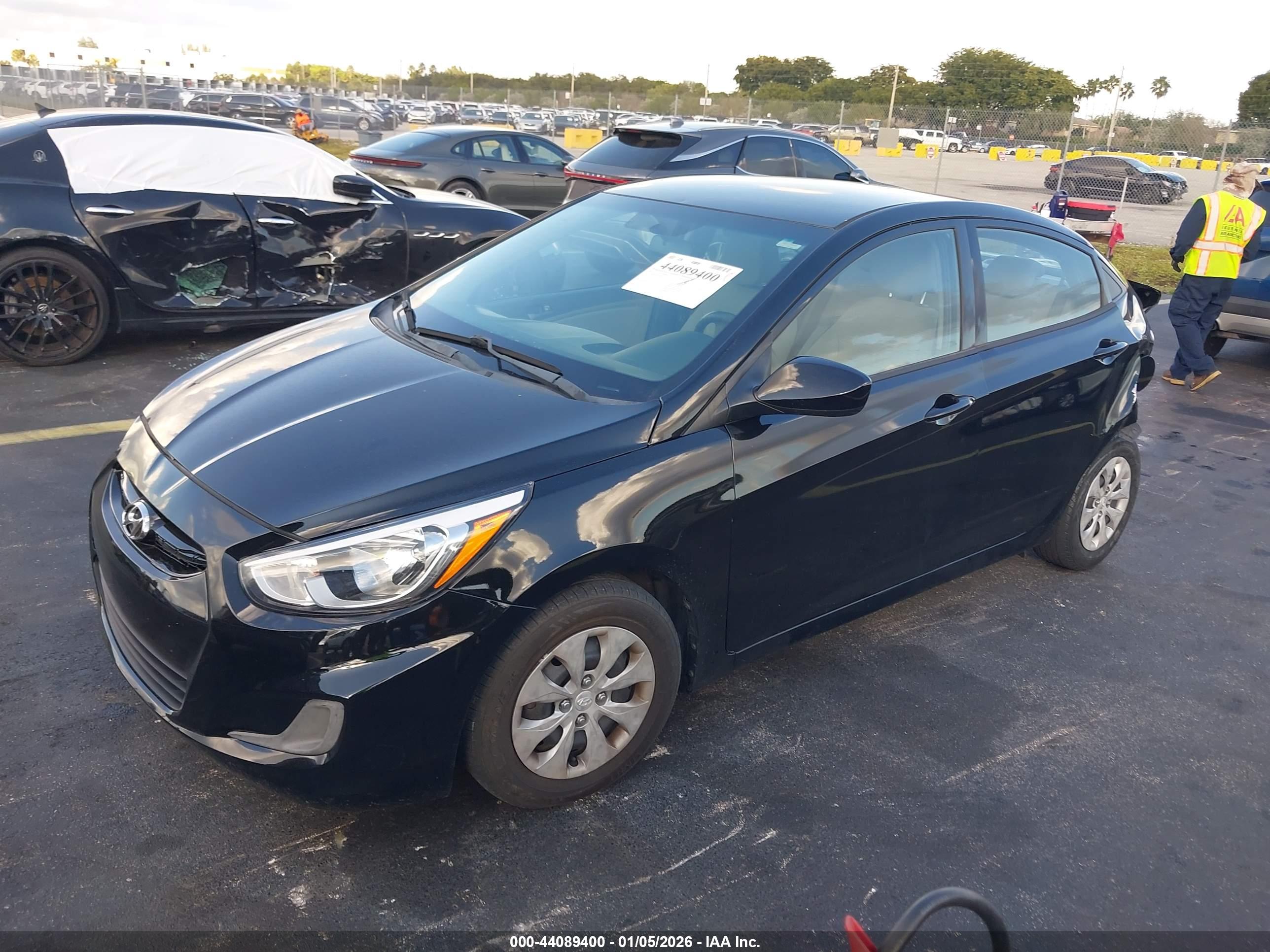 HYUNDAI ACCENT image 2