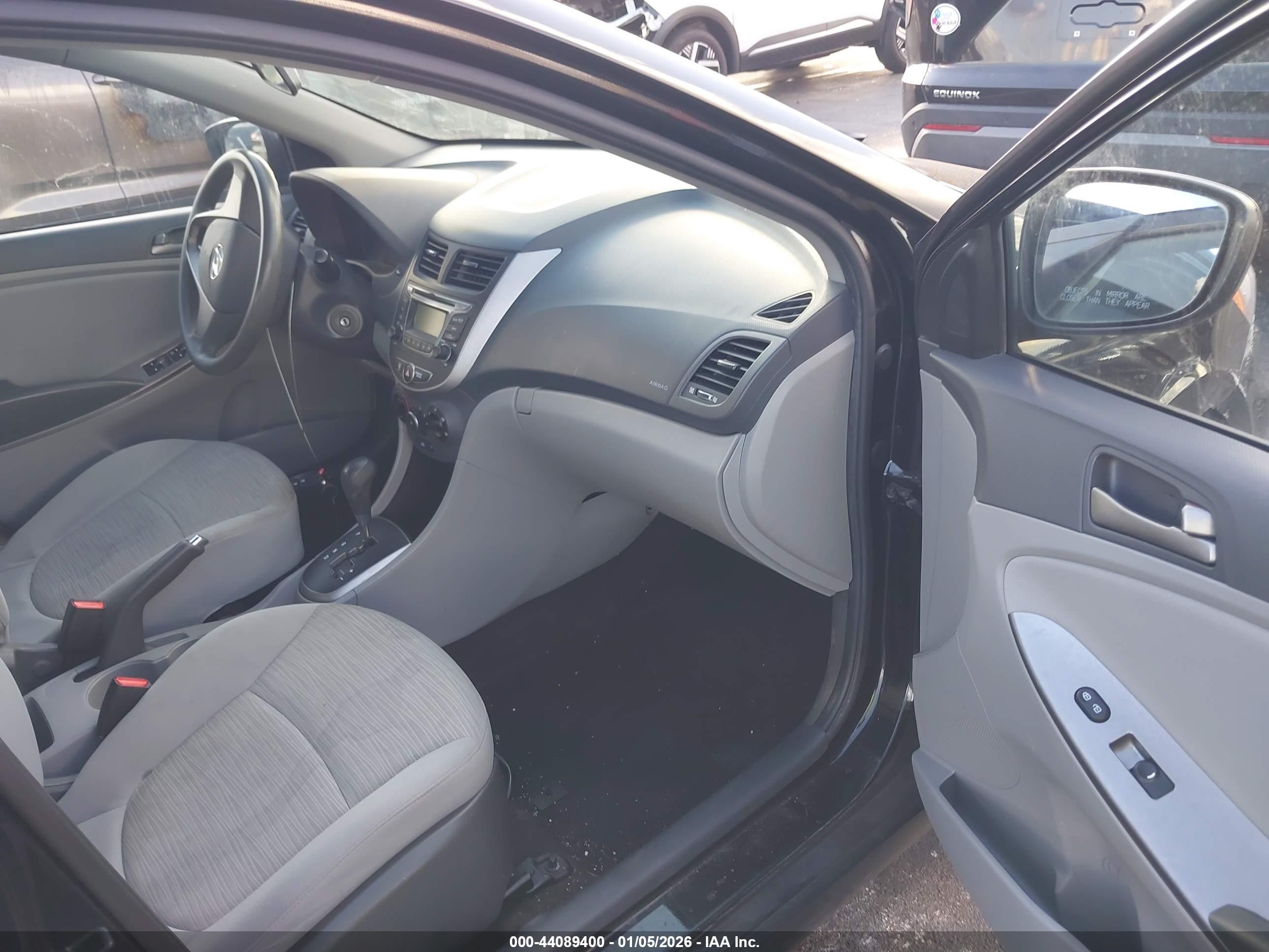 HYUNDAI ACCENT image 5