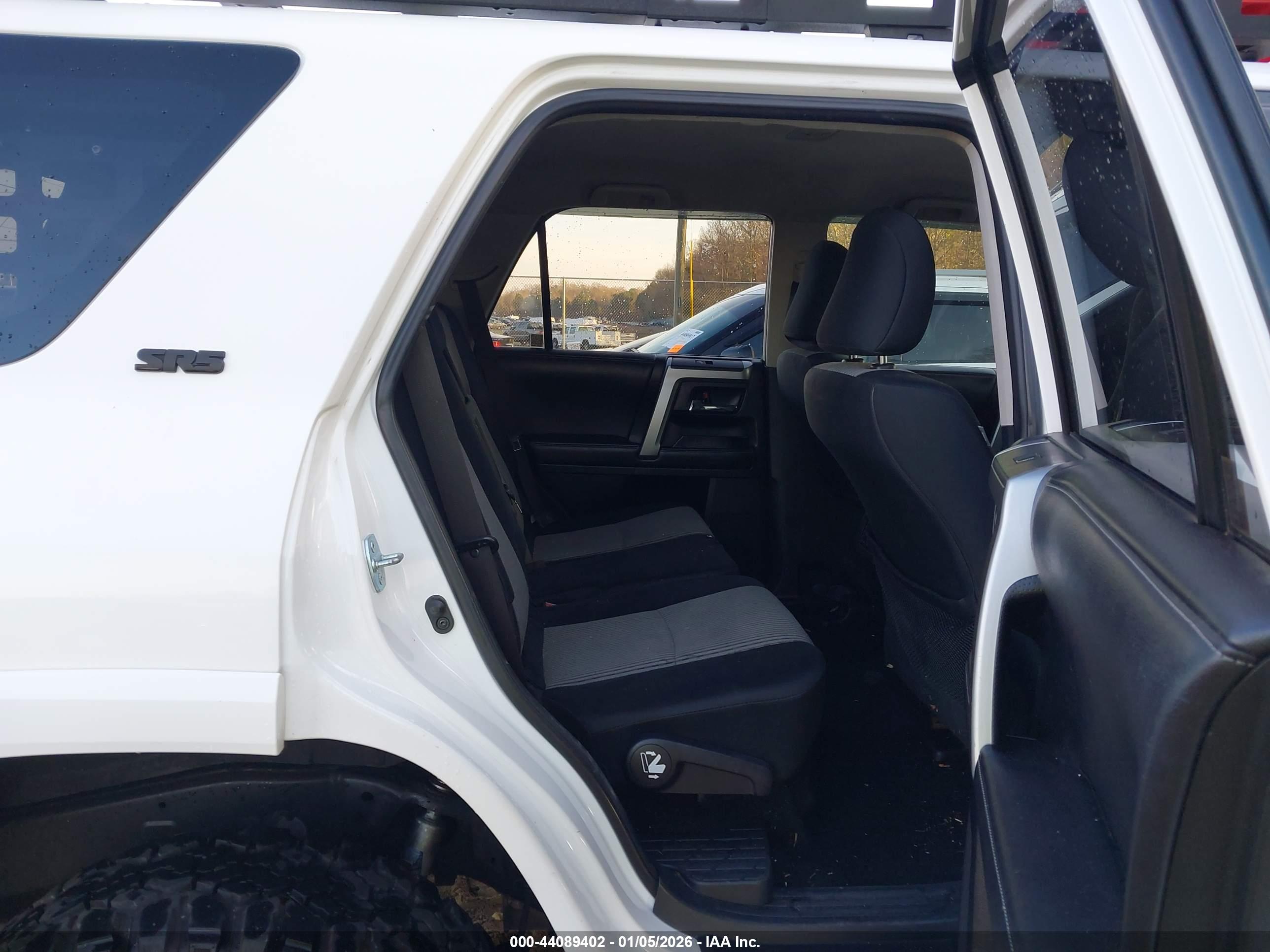TOYOTA 4RUNNER image 8