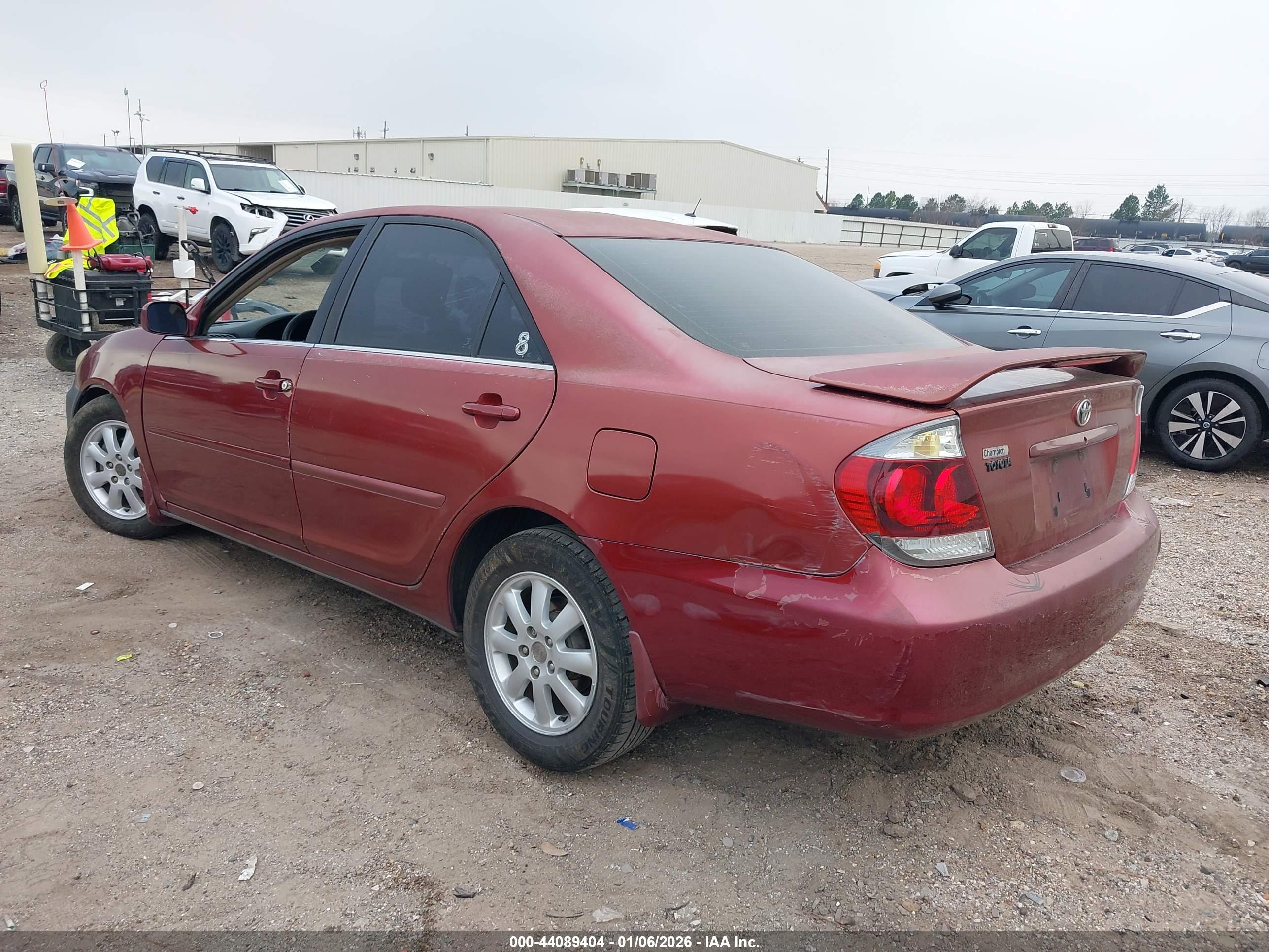 TOYOTA CAMRY image 3