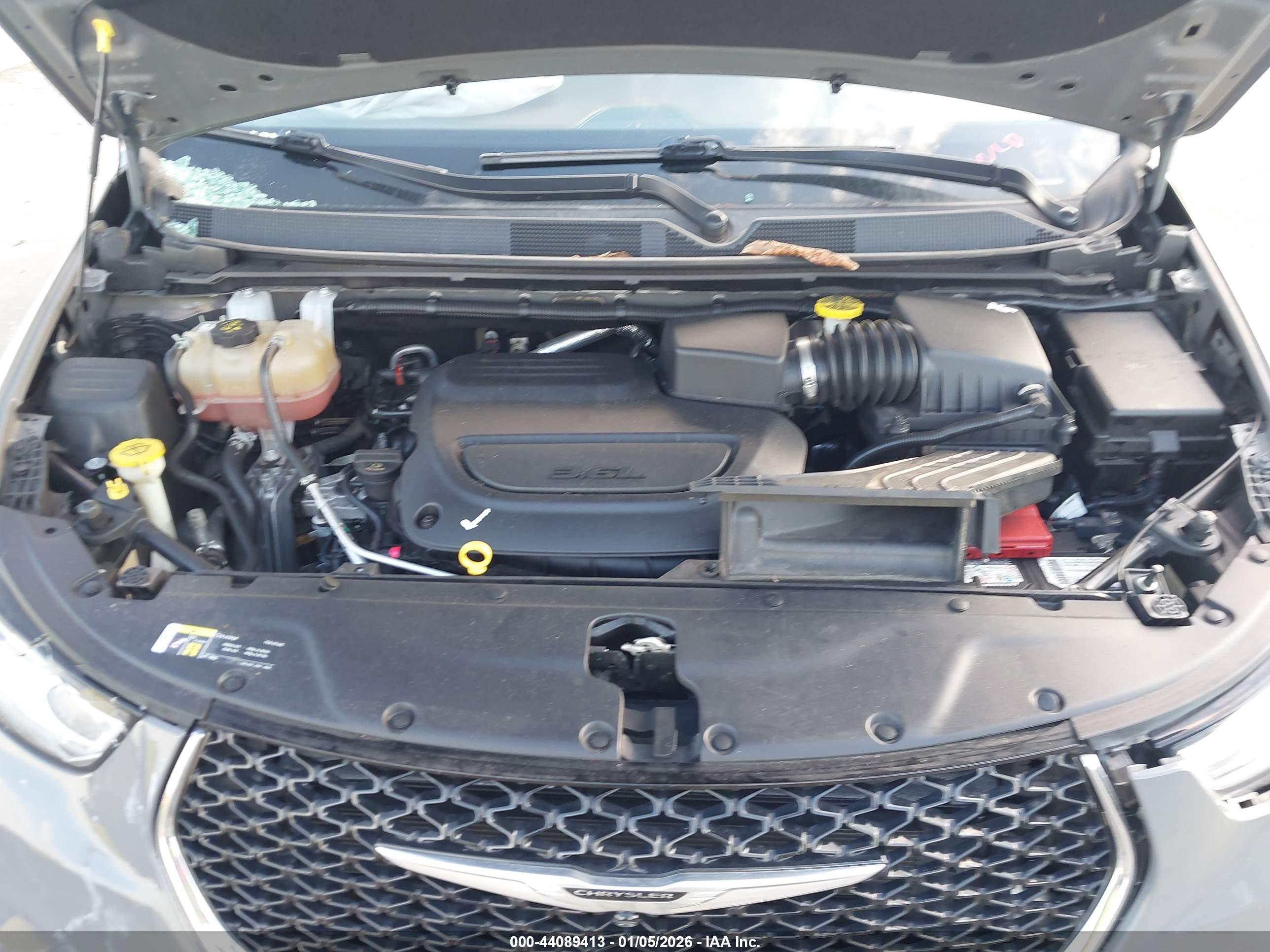 CHRYSLER PACIFICA image 10