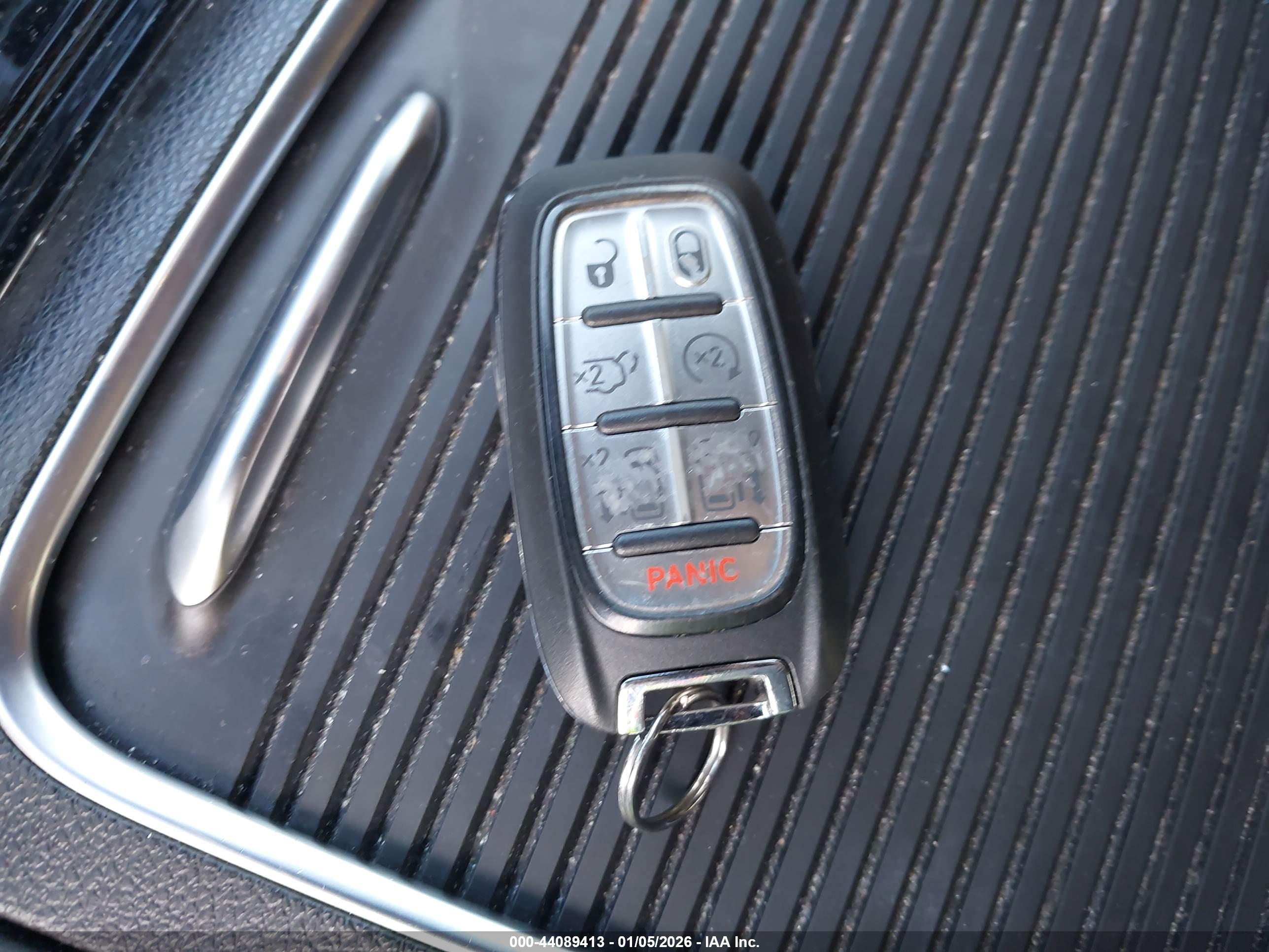 CHRYSLER PACIFICA image 11