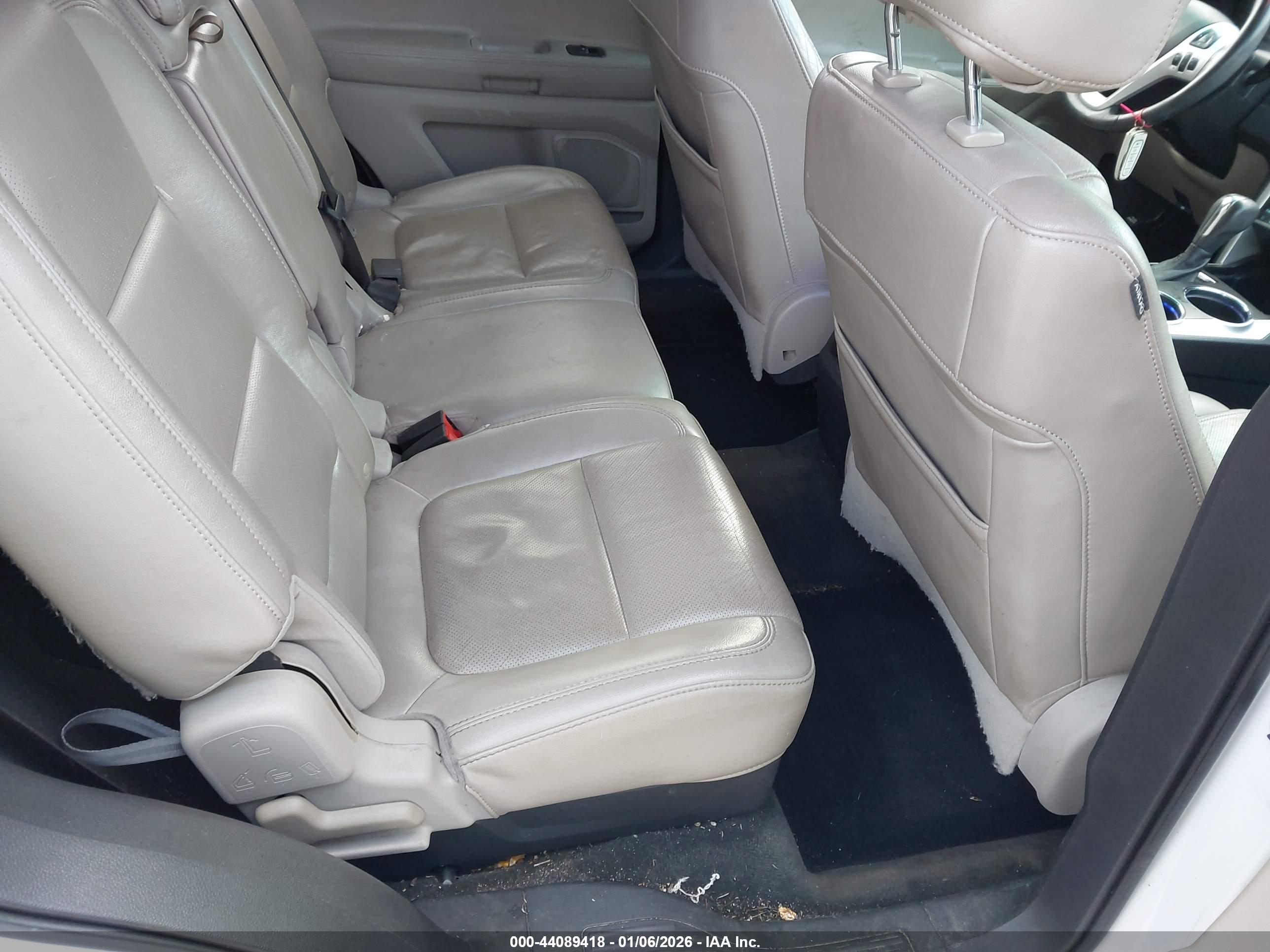 FORD EXPLORER image 8