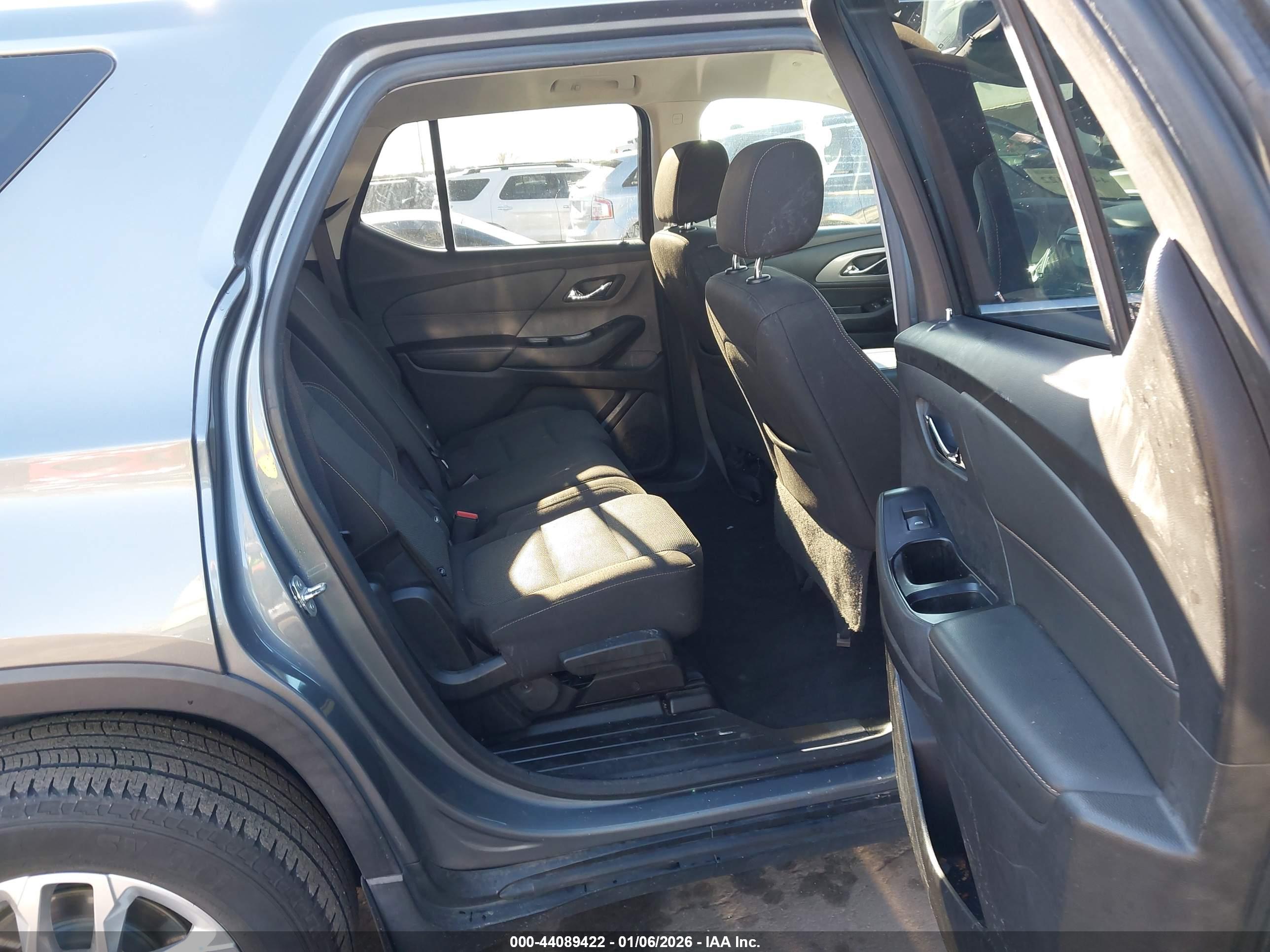 CHEVROLET TRAVERSE image 8