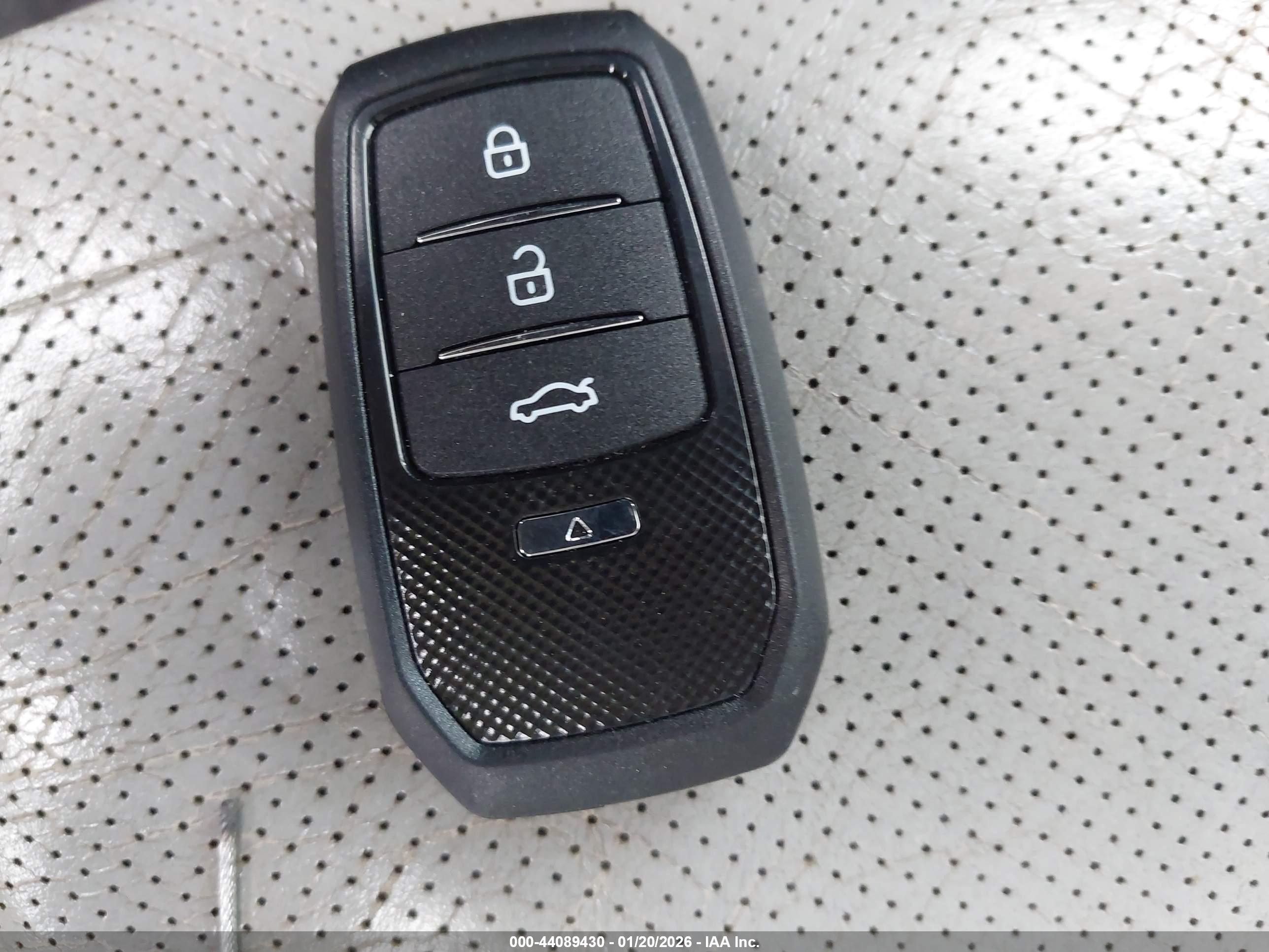 LEXUS IS image 11
