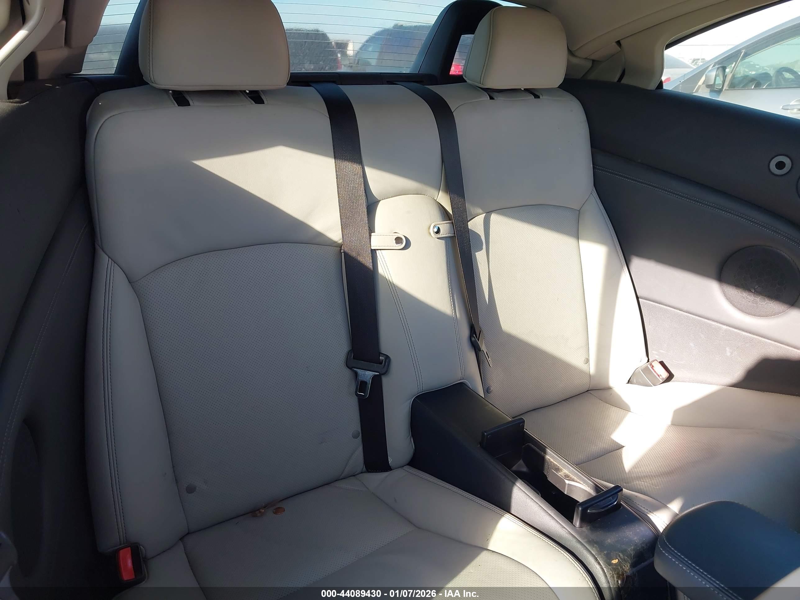 LEXUS IS image 8