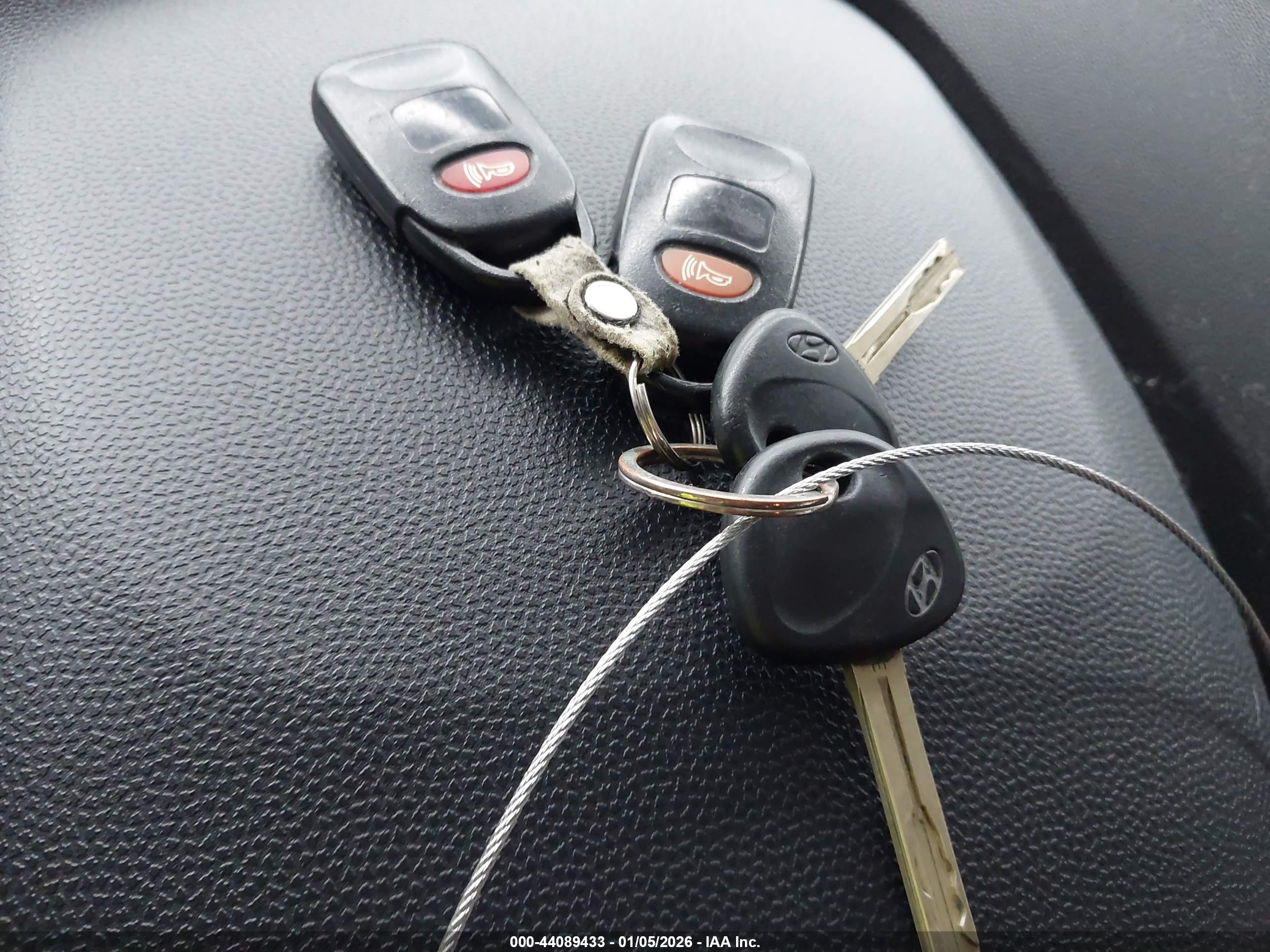 HYUNDAI TUCSON image 11