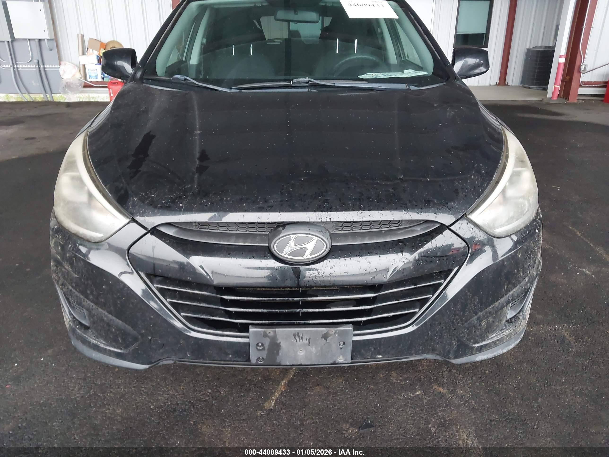HYUNDAI TUCSON image 6