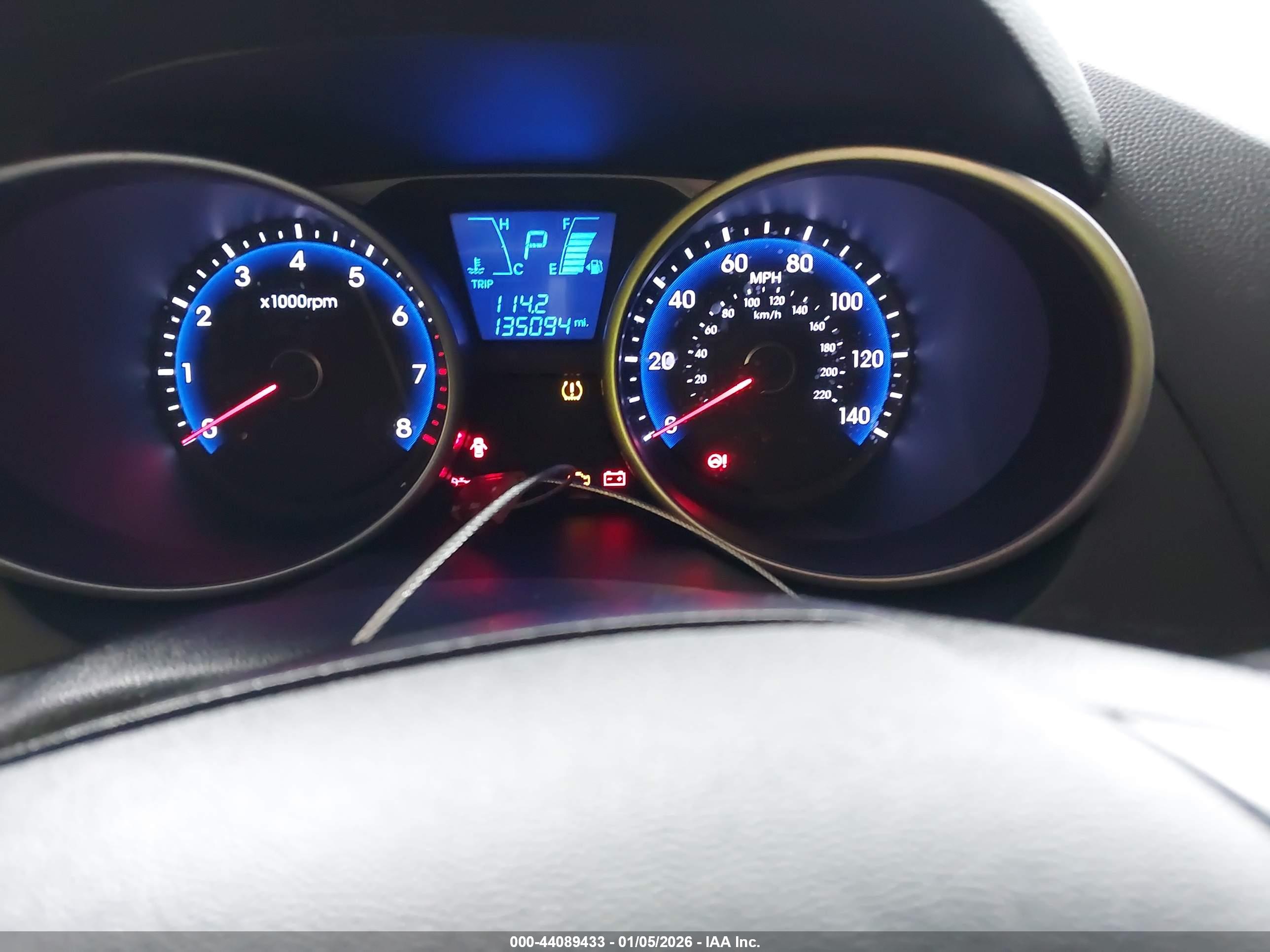 HYUNDAI TUCSON image 7