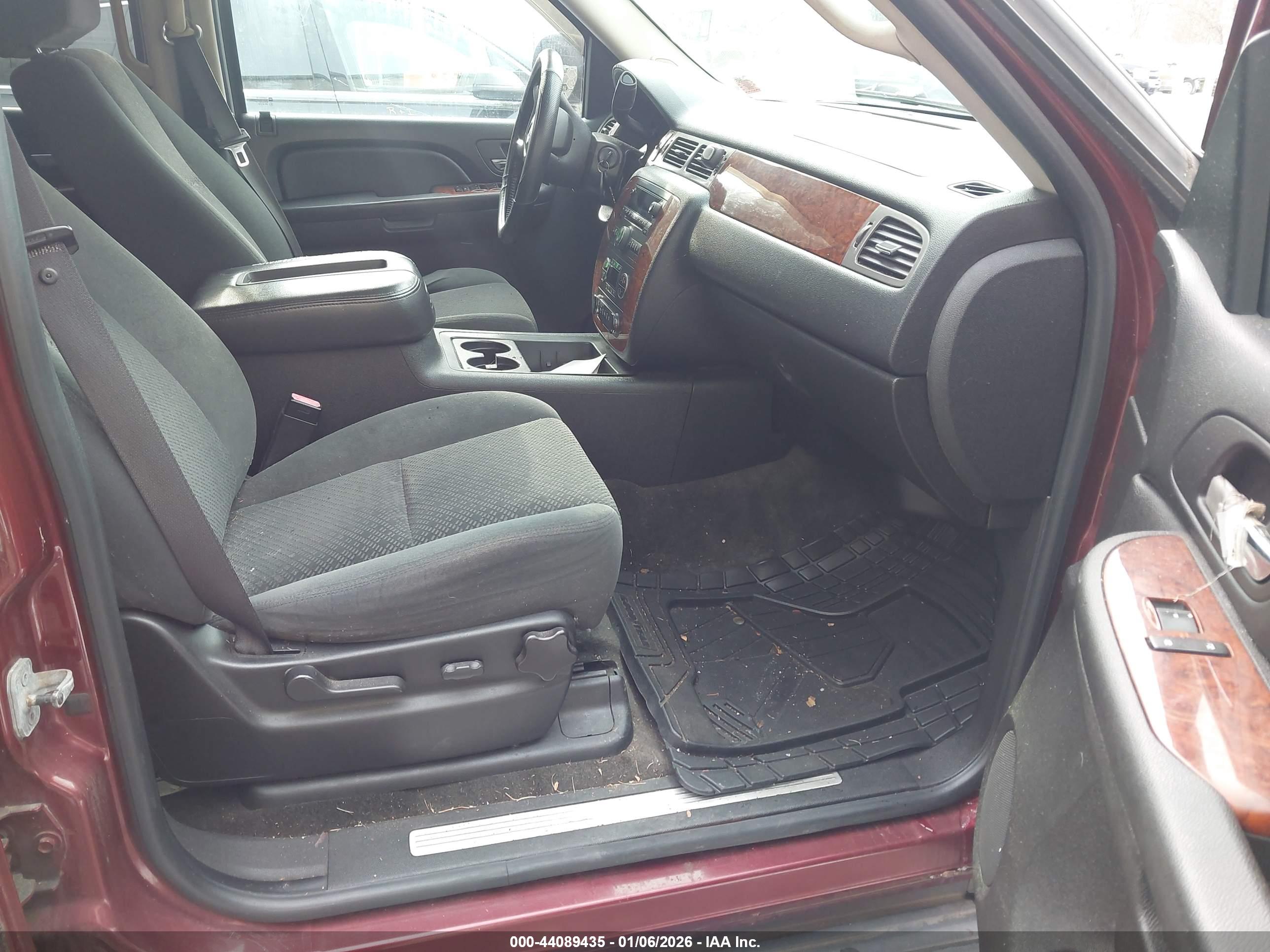 CHEVROLET TAHOE image 5