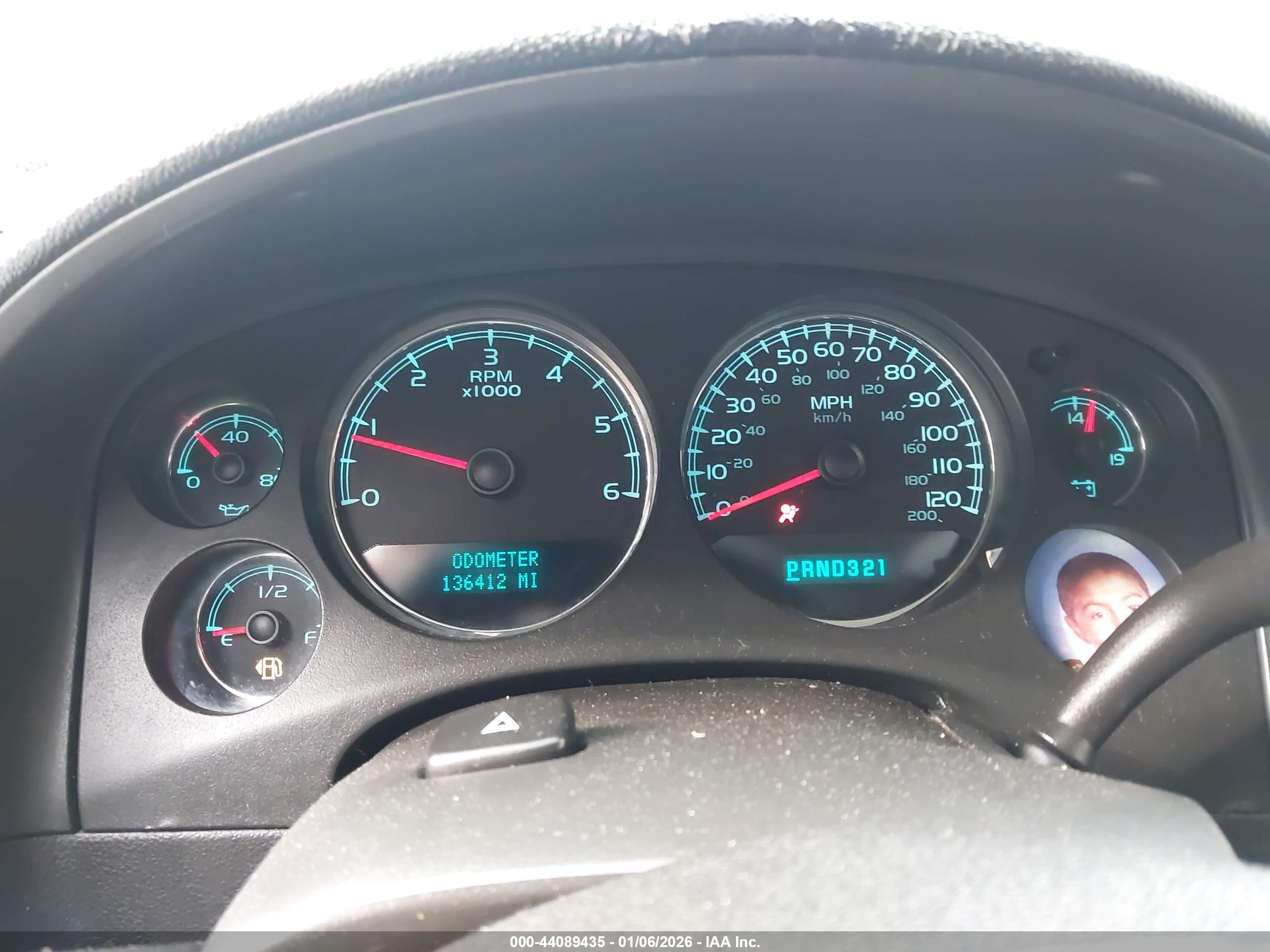 CHEVROLET TAHOE image 7