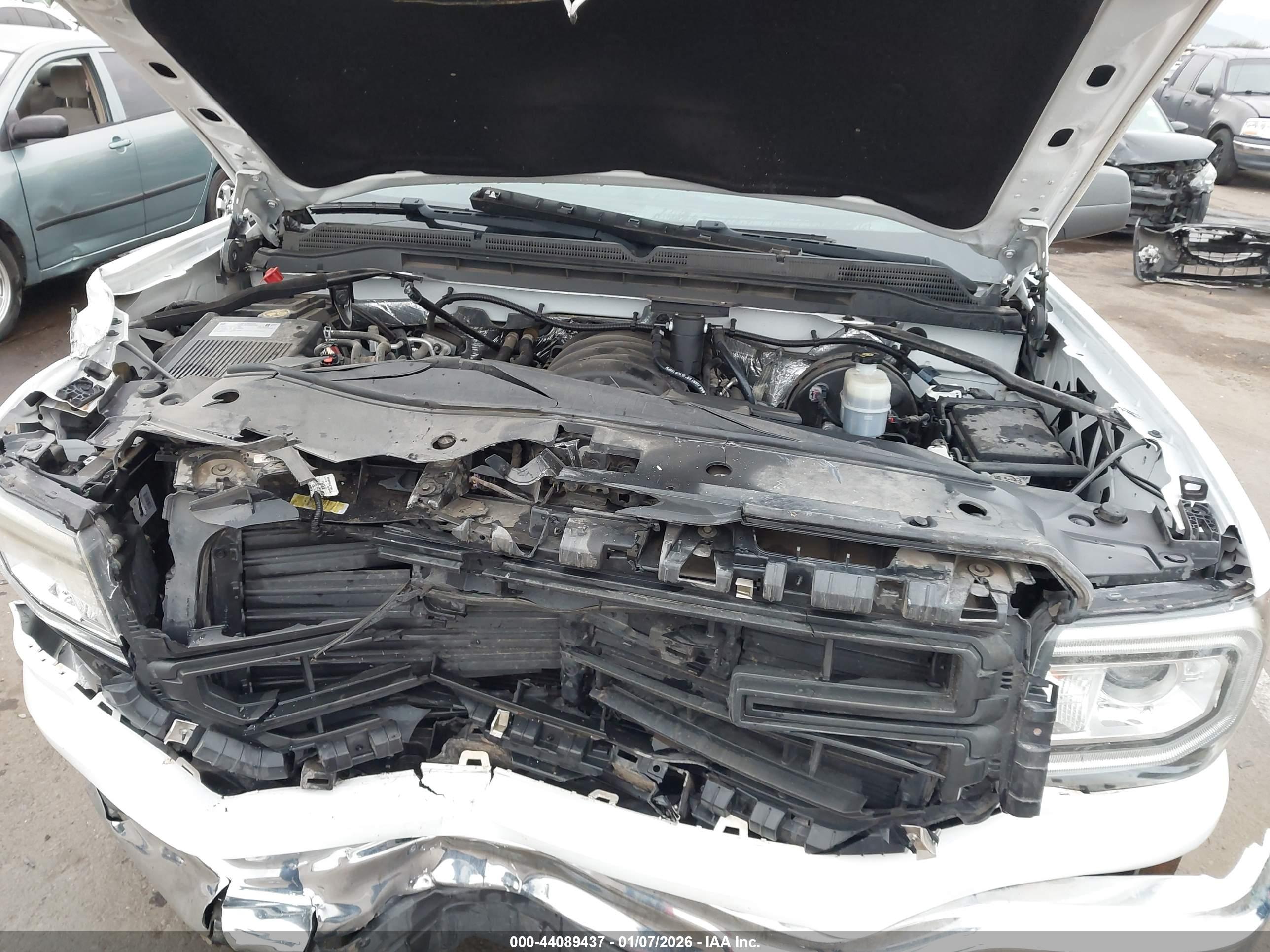 GMC SIERRA image 10