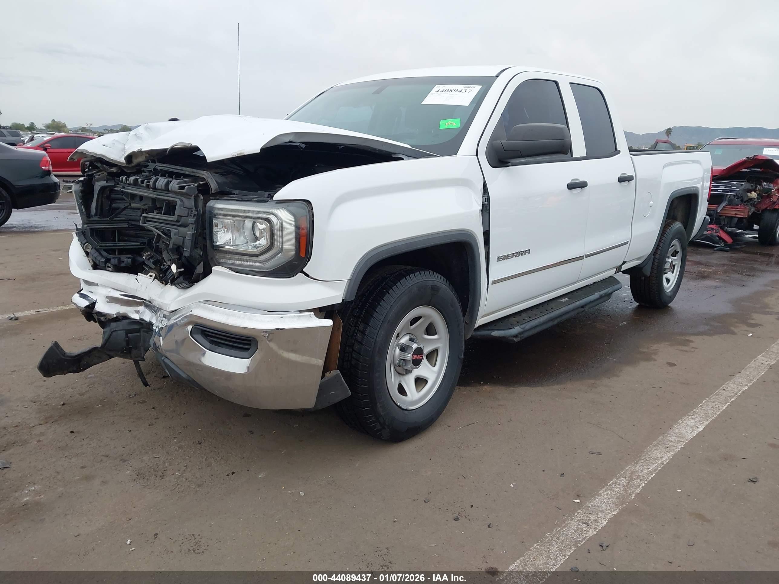 GMC SIERRA image 2