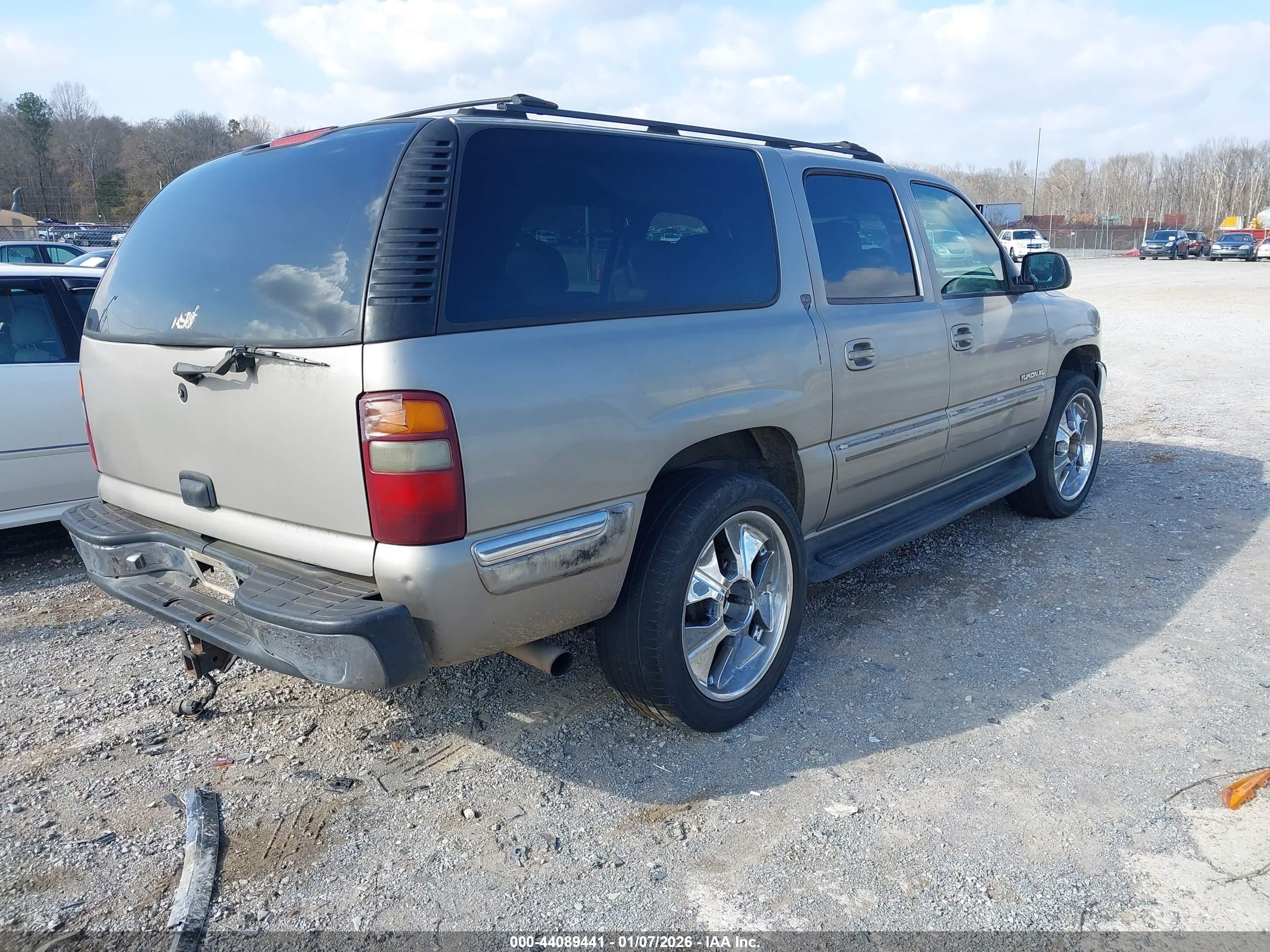 GMC YUKON image 4