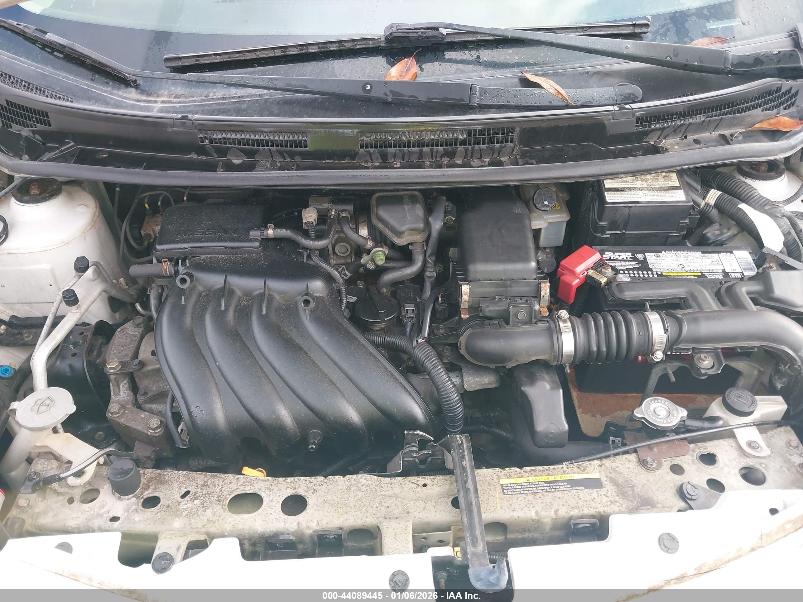 NISSAN VERSA image 10