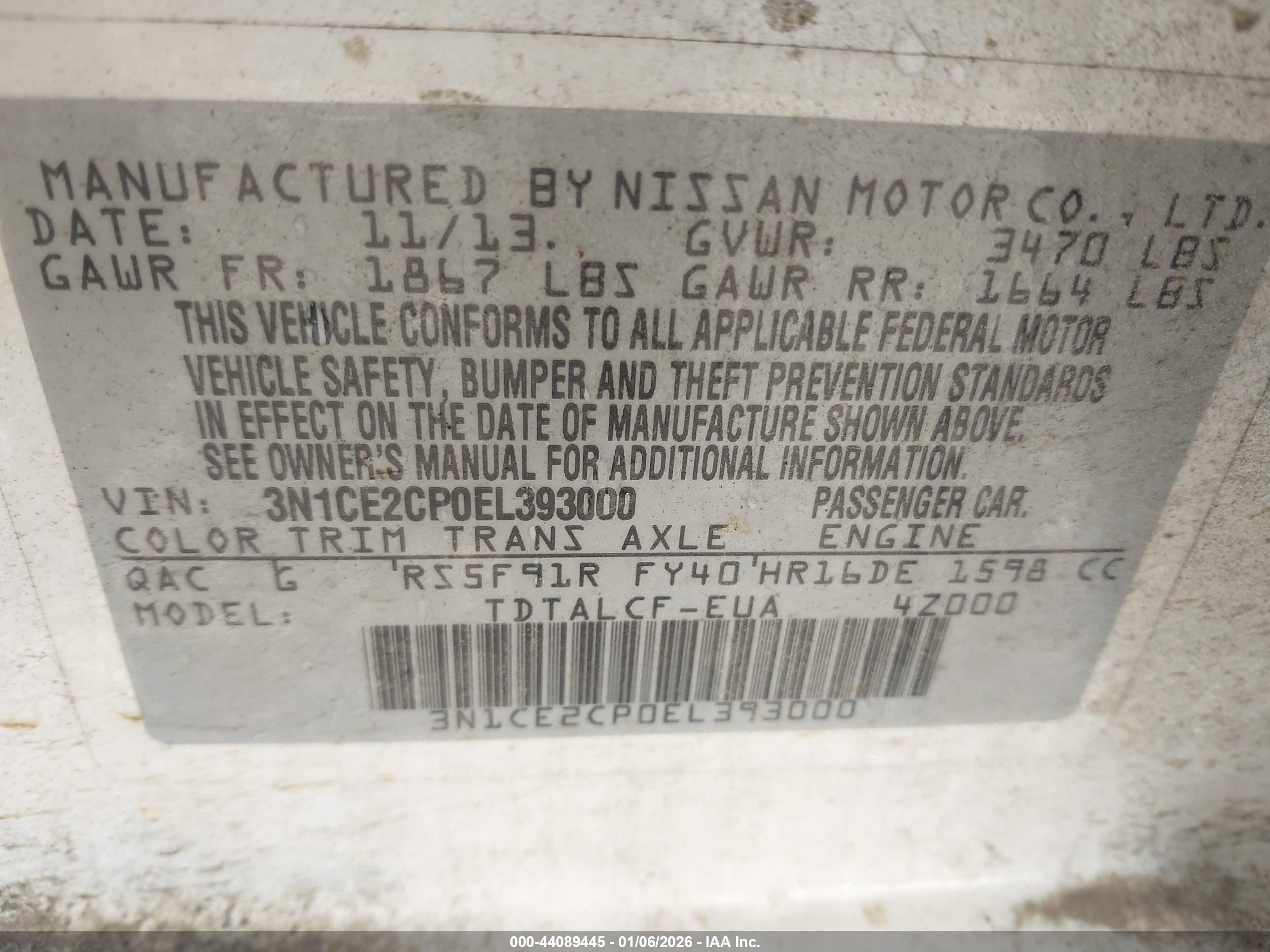 NISSAN VERSA image 9