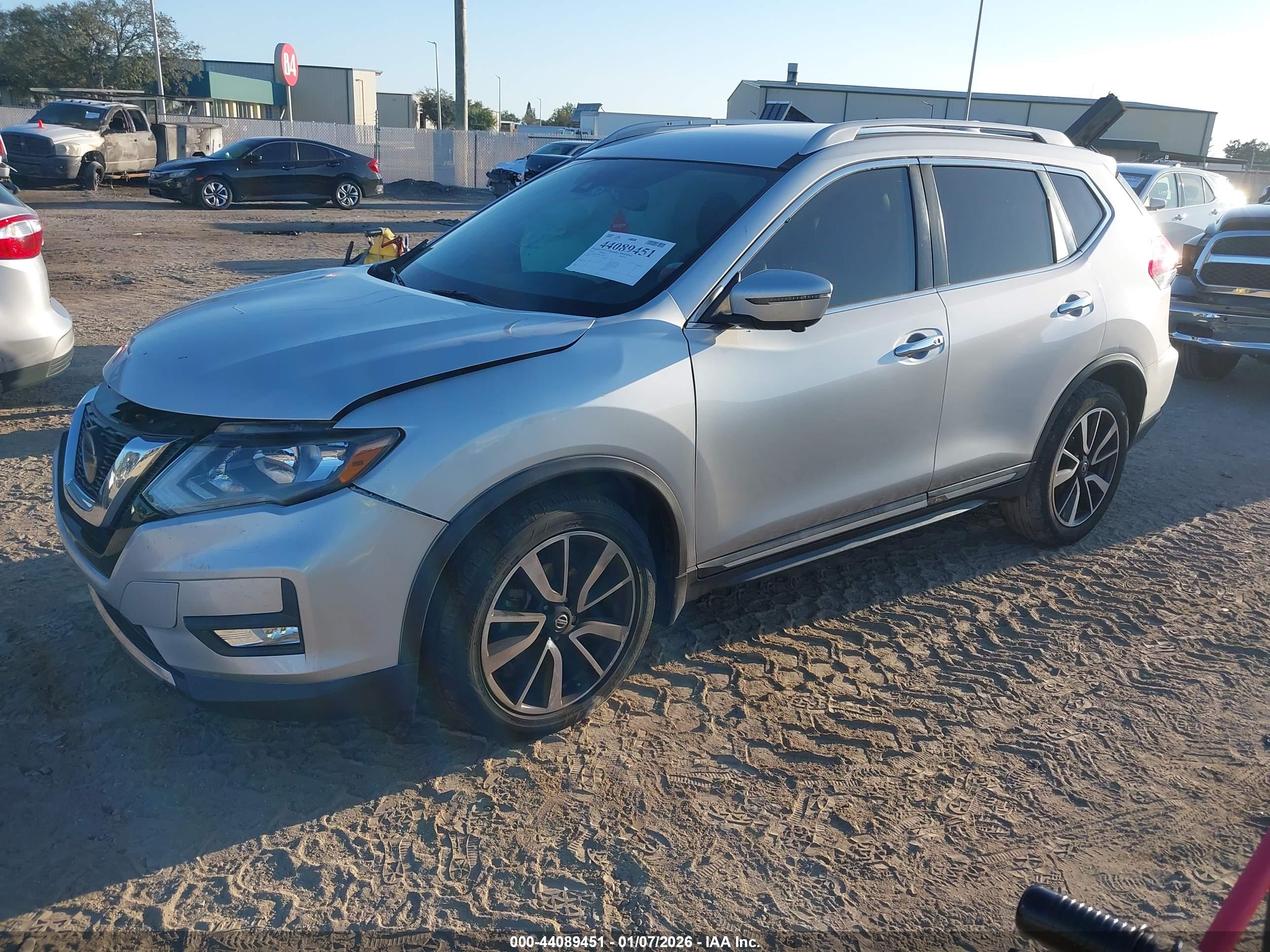 NISSAN ROGUE image 2