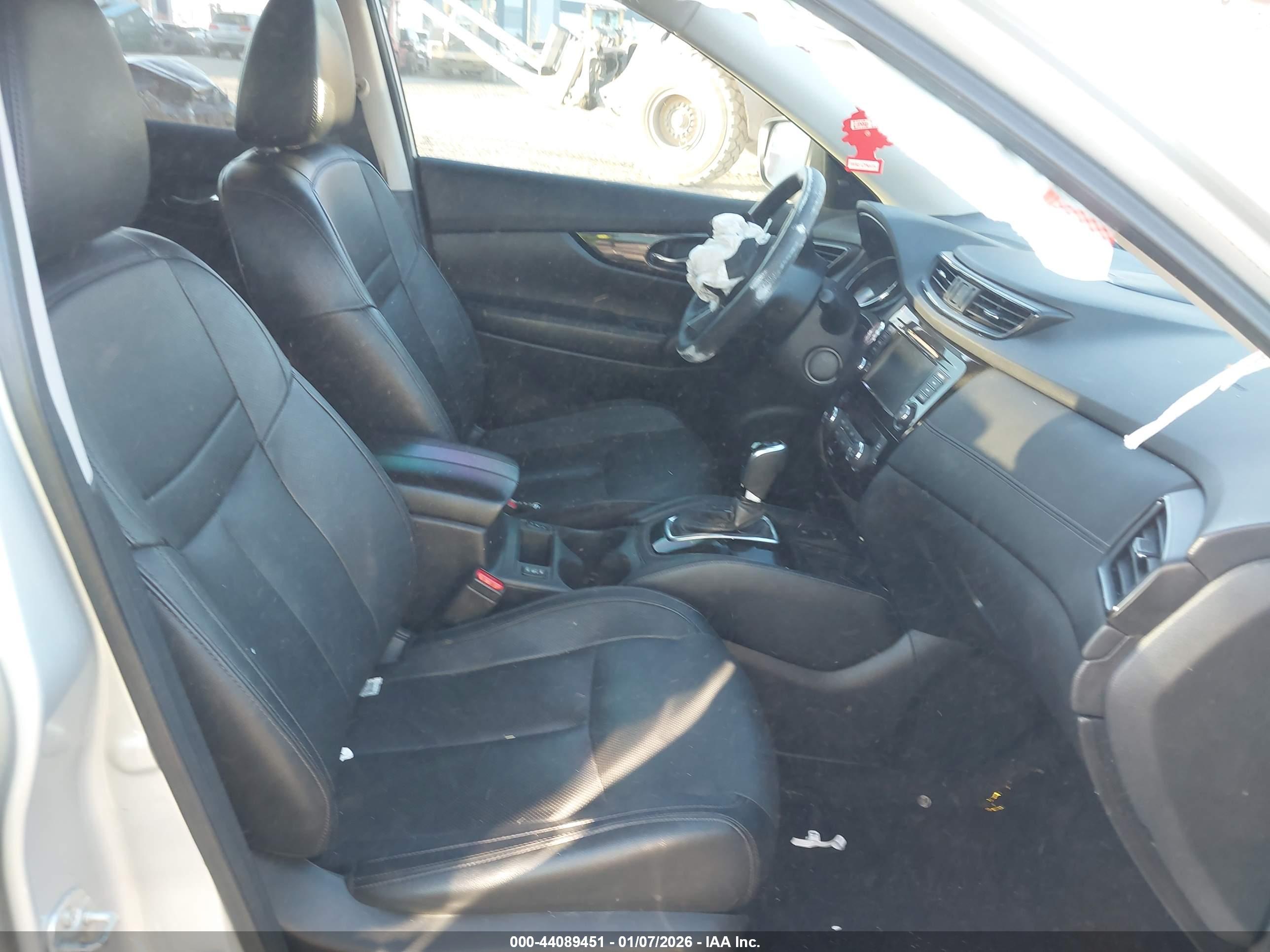 NISSAN ROGUE image 5