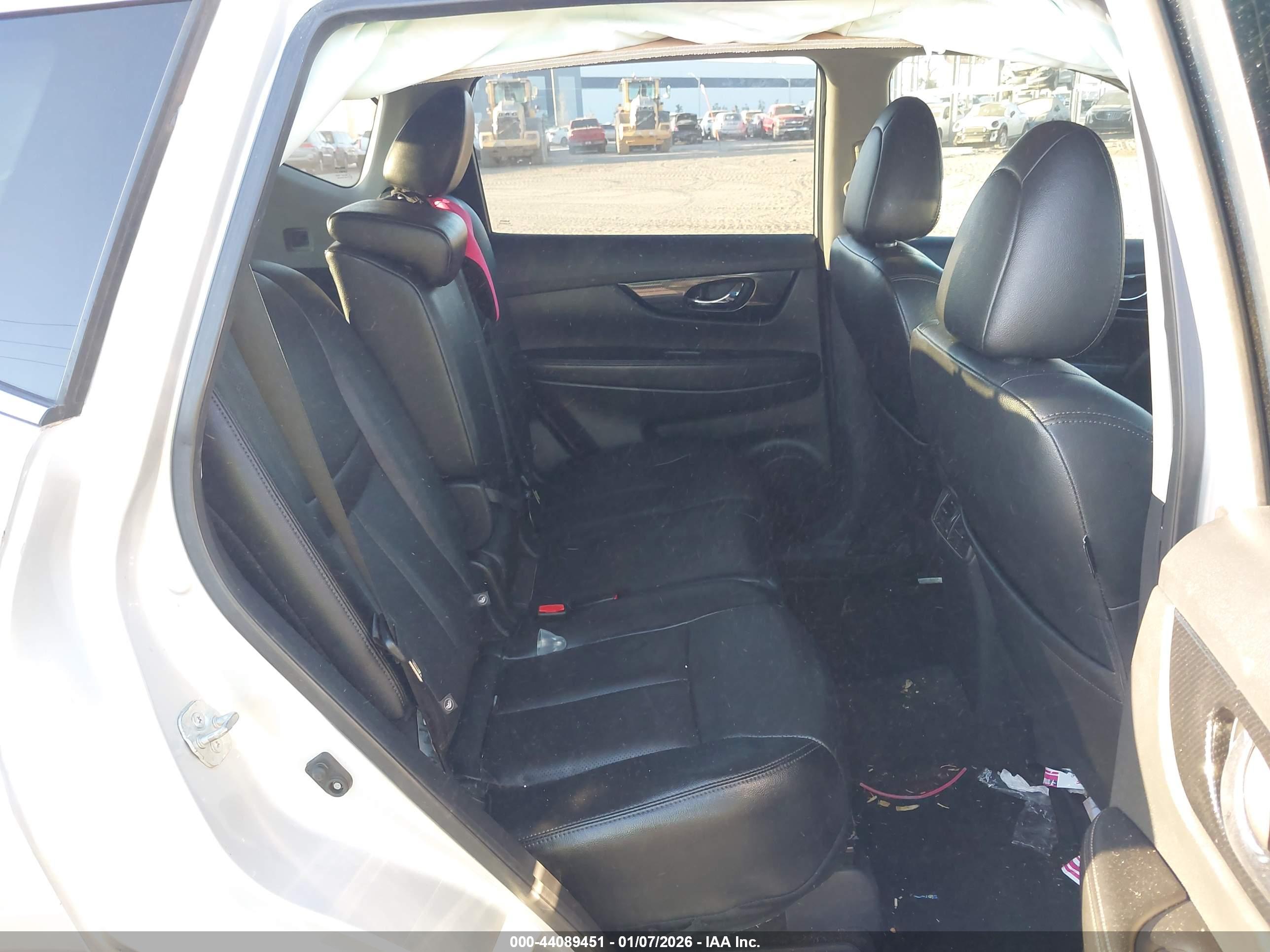 NISSAN ROGUE image 8
