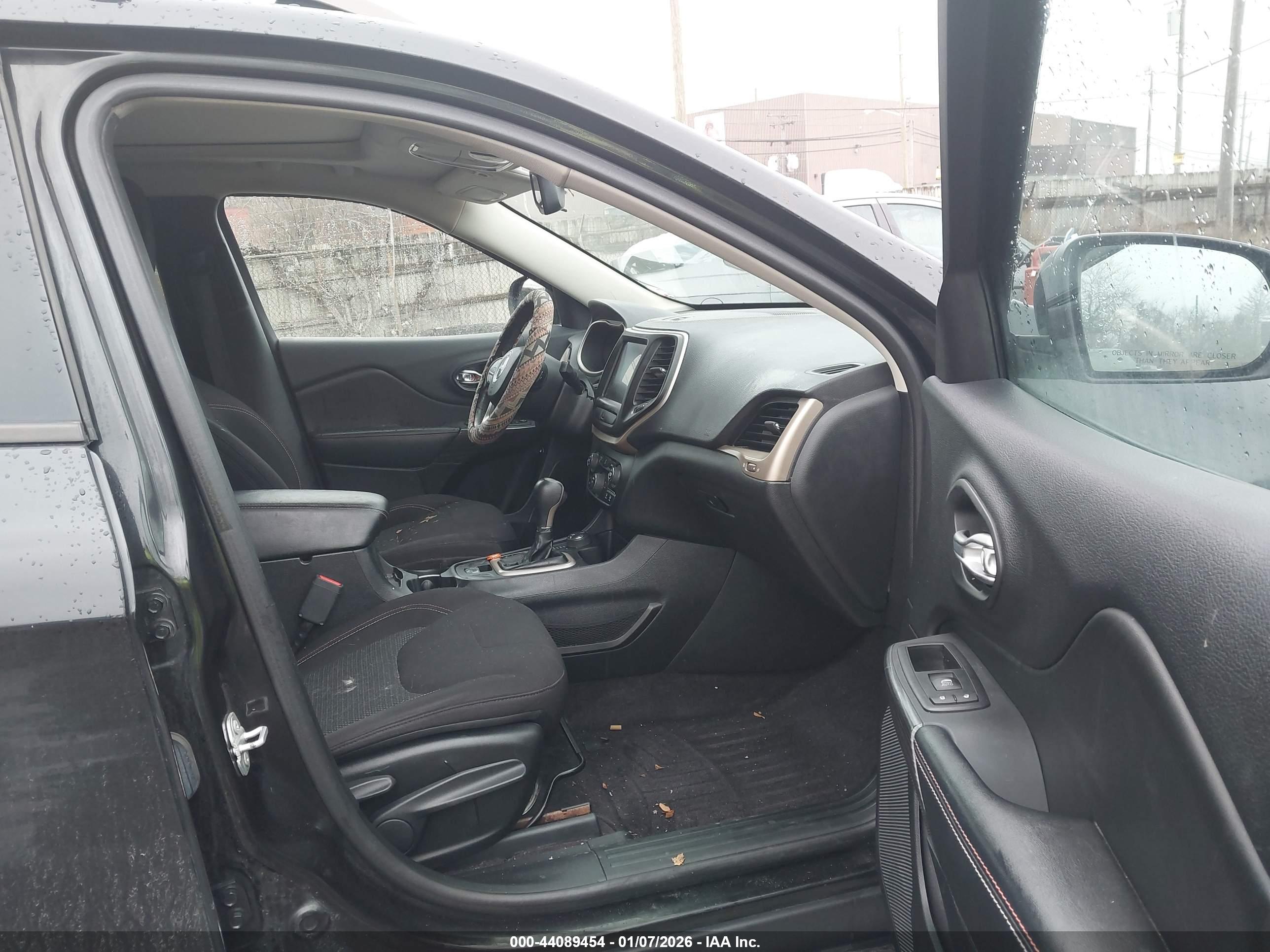 JEEP CHEROKEE image 5